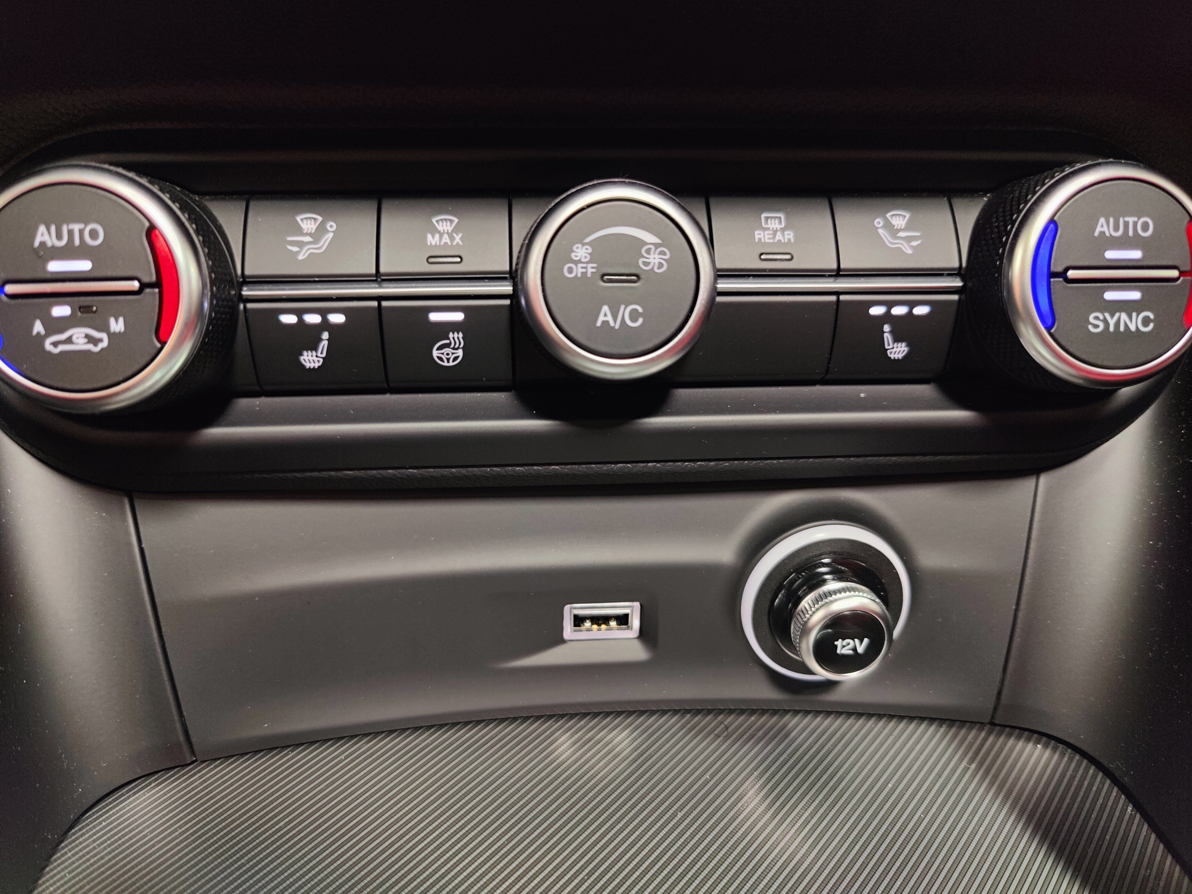 2024 Alfa Romeo Stelvio Veloce AWD Premium w/Sunroof/Nav