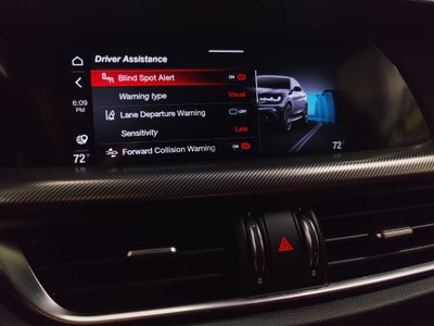 2024 Alfa Romeo Stelvio Veloce AWD Premium w/Sunroof/Nav