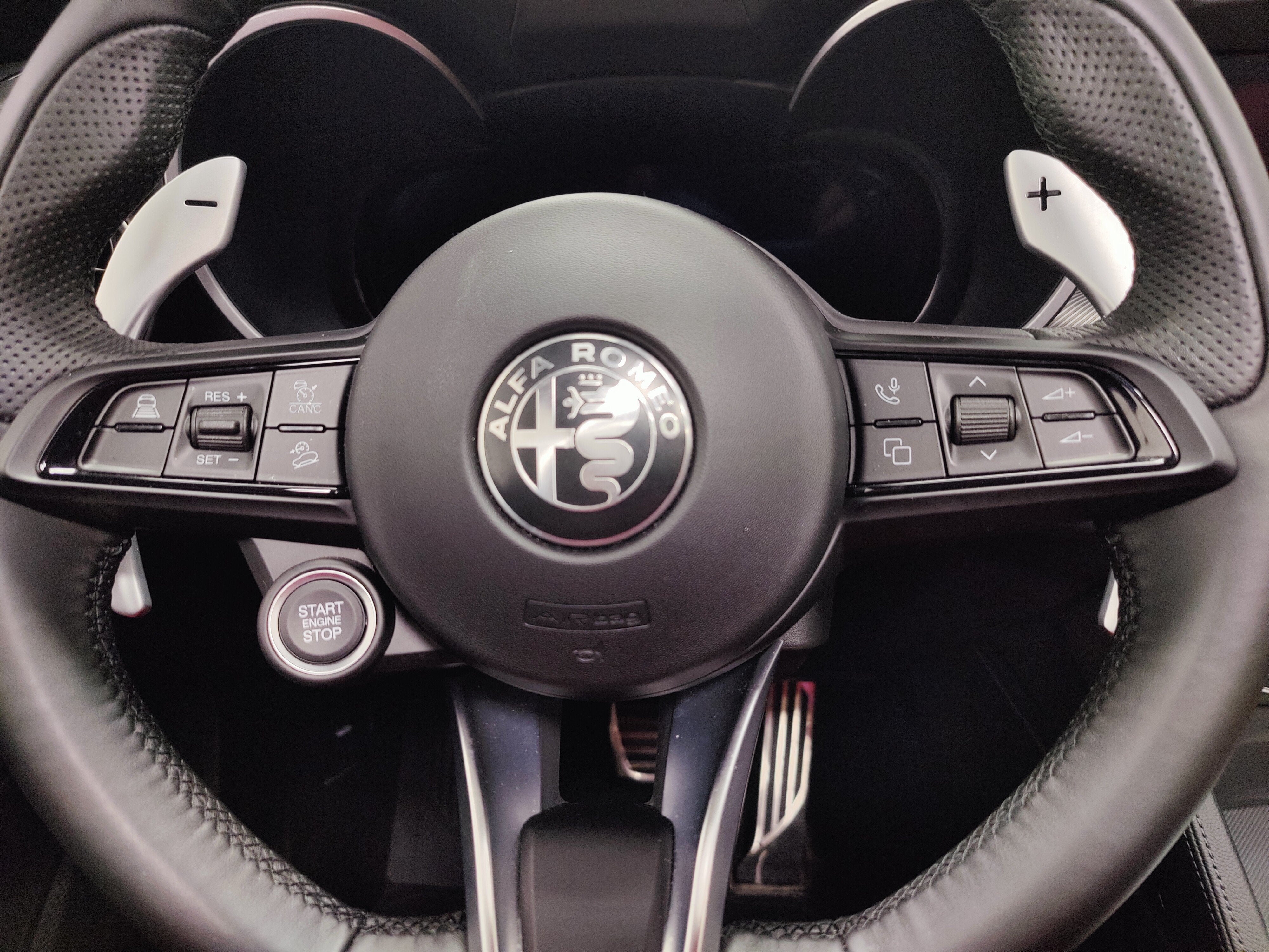 2024 Alfa Romeo Stelvio Veloce AWD Premium w/Sunroof/Nav