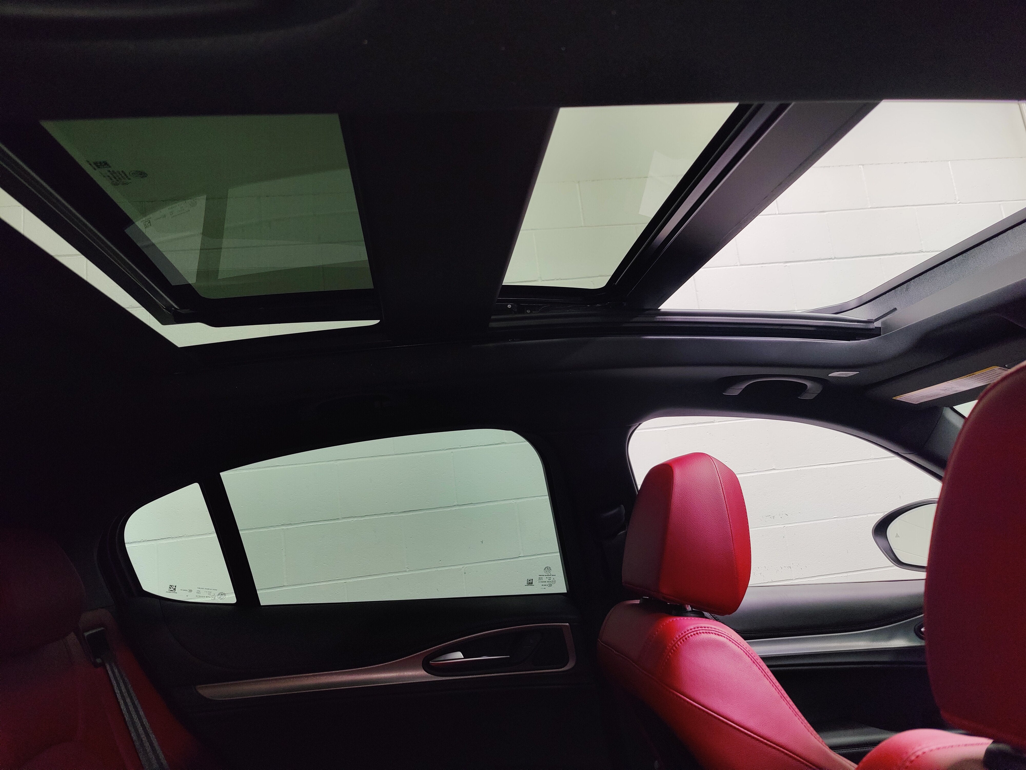 2024 Alfa Romeo Stelvio Veloce AWD Premium w/Sunroof/Nav