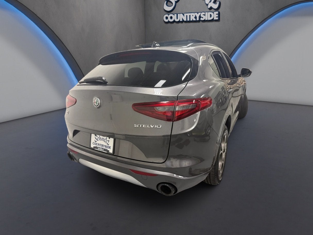 2023 Alfa Romeo Stelvio Ti AWD w/Sunroof & Nav