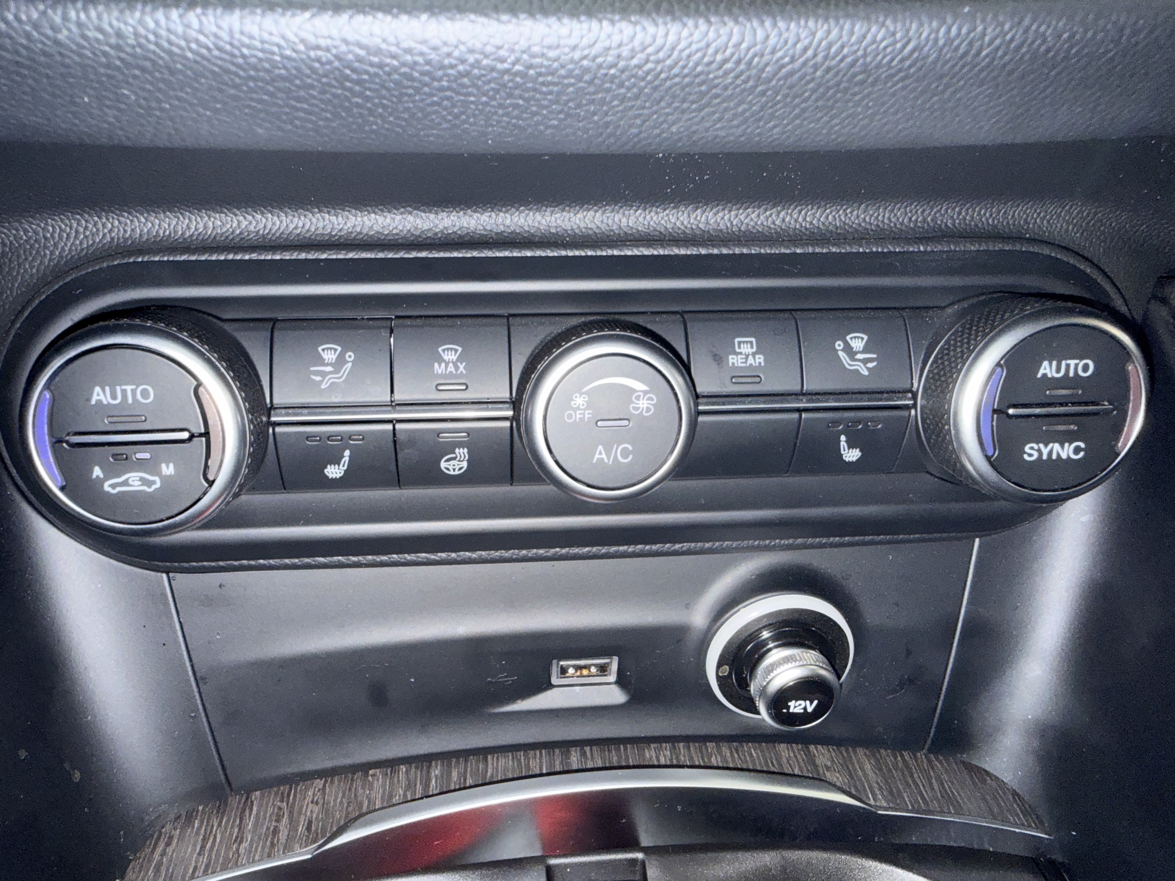 2023 Alfa Romeo Stelvio Ti AWD w/Sunroof & Nav
