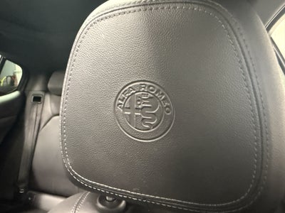 2023 Alfa Romeo Stelvio Ti AWD w/Sunroof & Nav