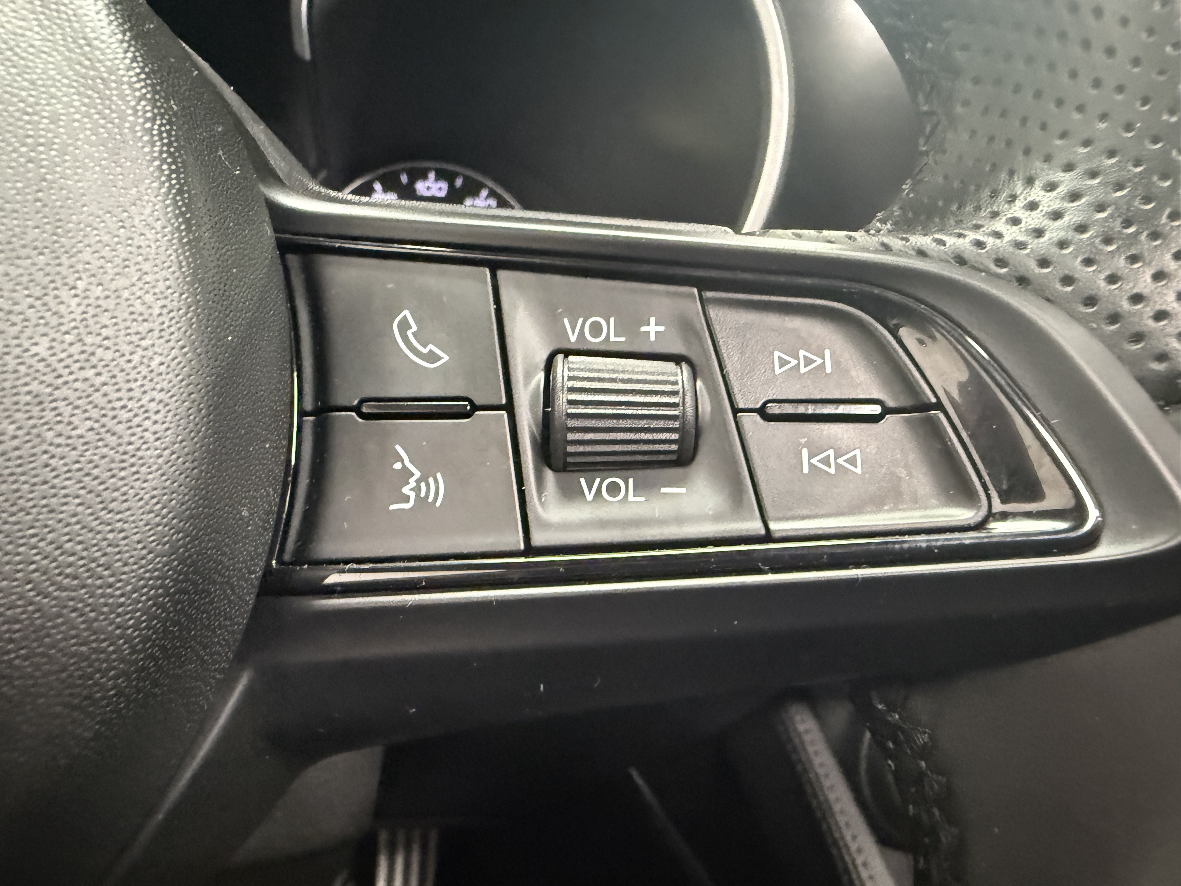 2023 Alfa Romeo Stelvio Ti AWD w/Sunroof & Nav