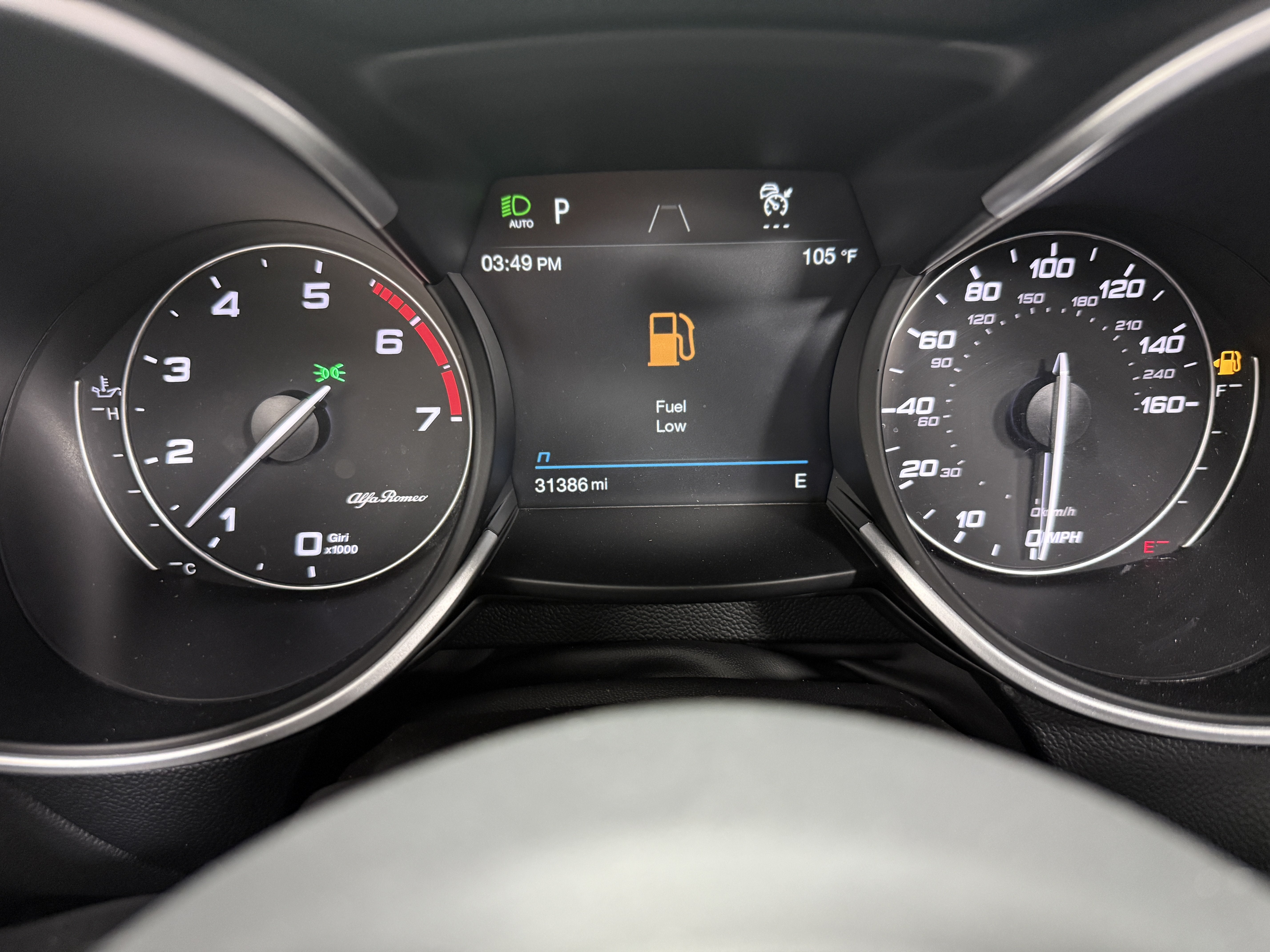 2023 Alfa Romeo Stelvio Ti AWD w/Sunroof & Nav