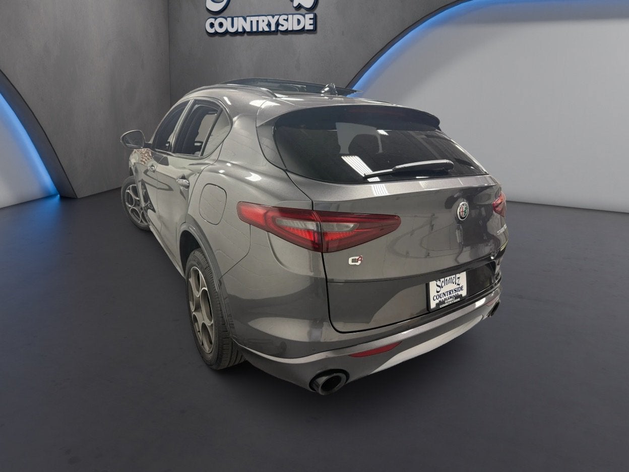 2023 Alfa Romeo Stelvio Ti AWD w/Sunroof & Nav