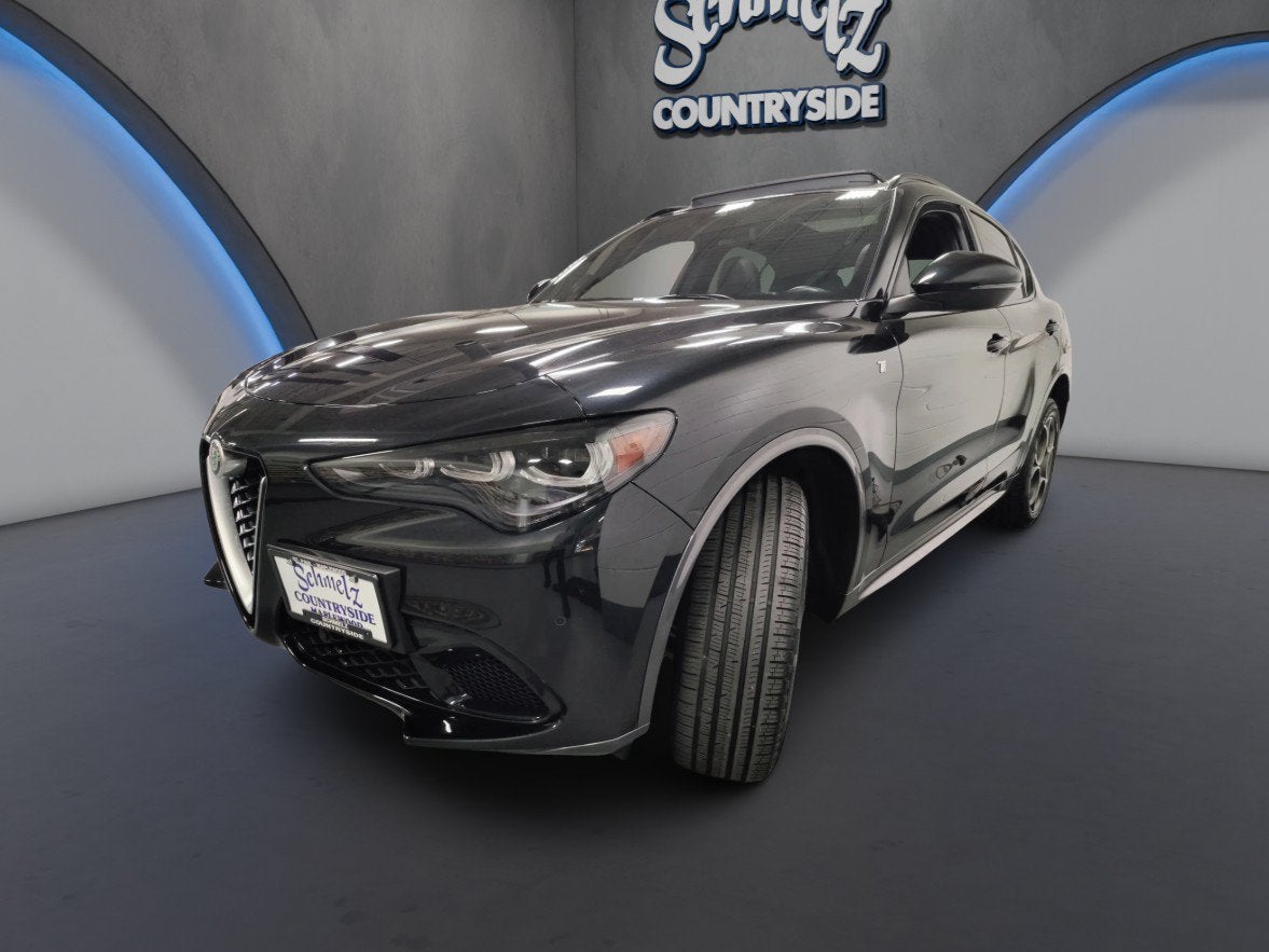 2024 Alfa Romeo Stelvio Ti AWD w/Sunroof & Nav