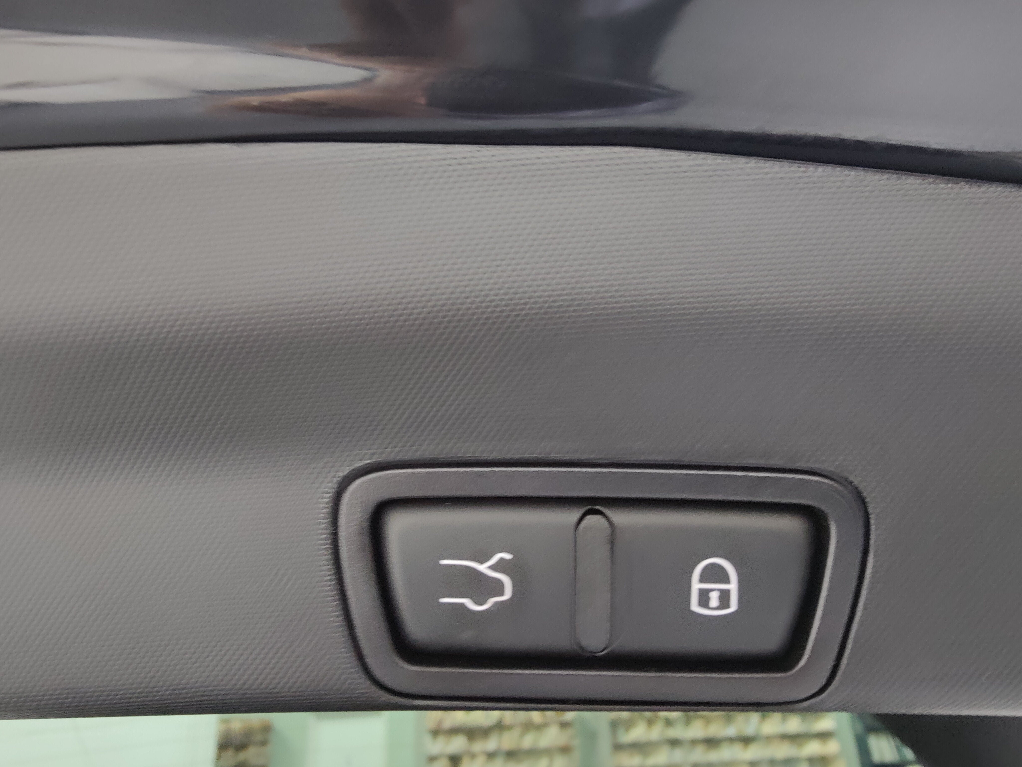 2024 Alfa Romeo Stelvio Ti AWD w/Sunroof & Nav