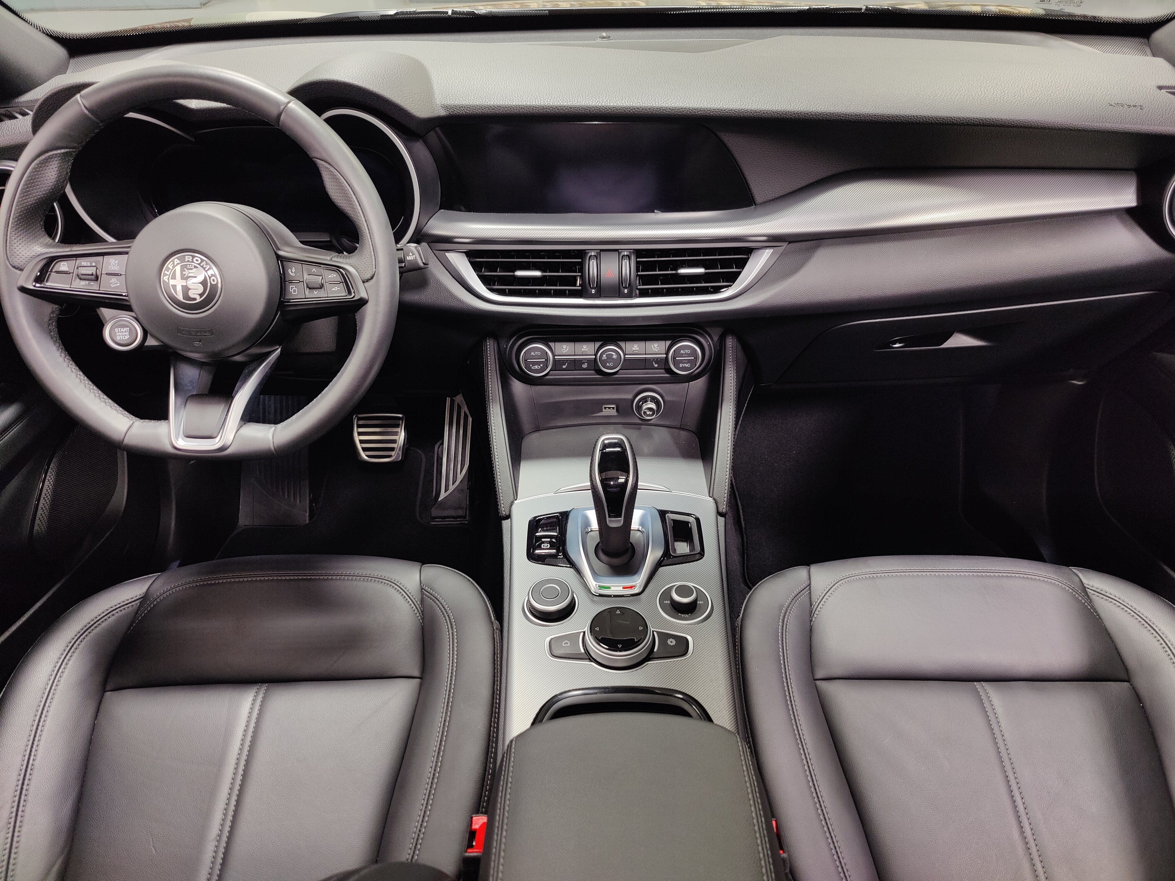2024 Alfa Romeo Stelvio Ti AWD w/Sunroof & Nav
