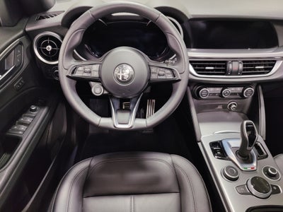 2024 Alfa Romeo Stelvio Ti AWD w/Sunroof & Nav