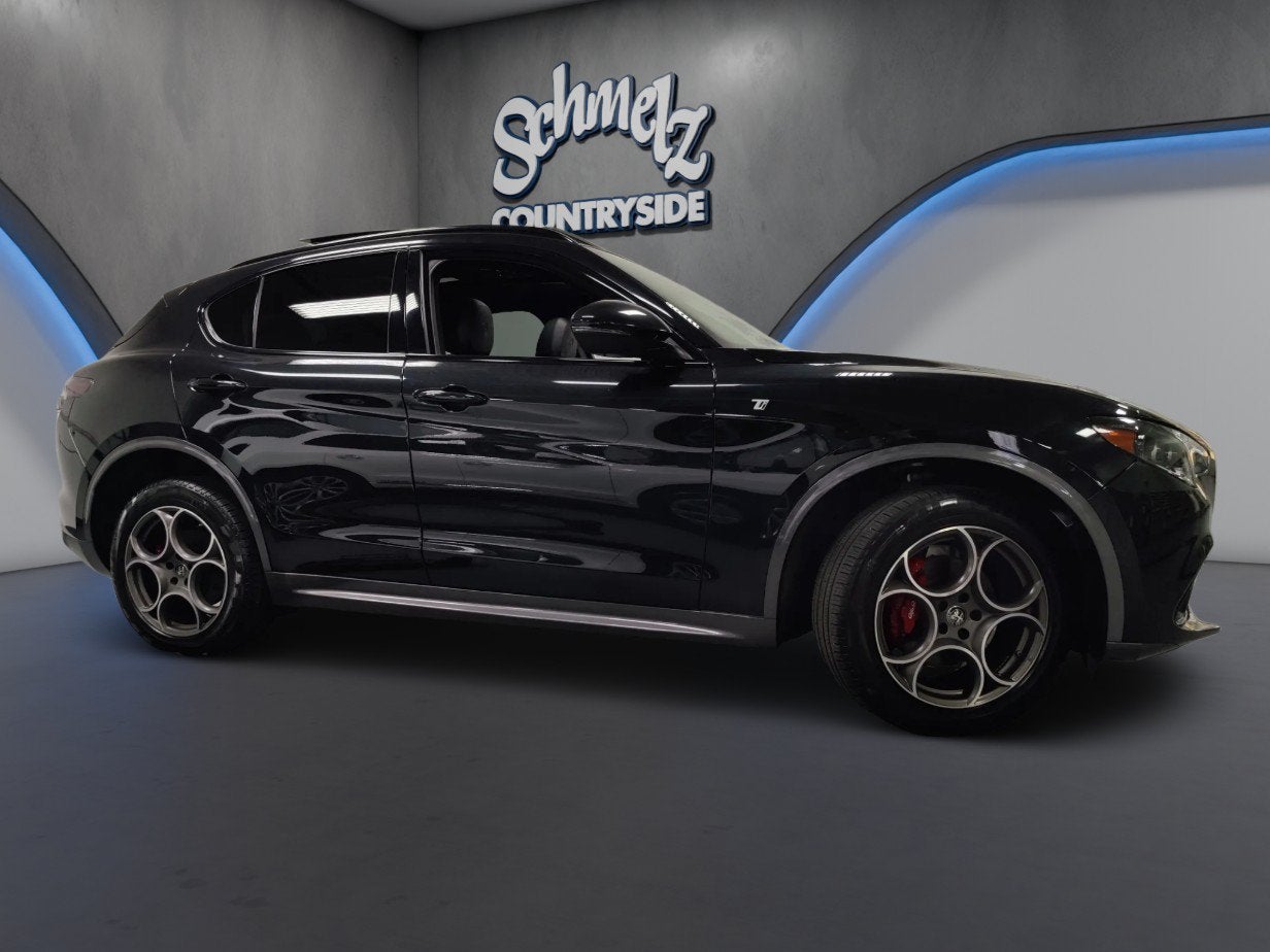 2024 Alfa Romeo Stelvio Ti AWD w/Sunroof & Nav
