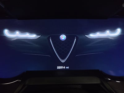2024 Alfa Romeo Stelvio Ti AWD w/Sunroof & Nav