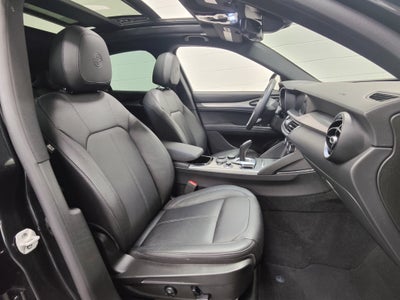 2024 Alfa Romeo Stelvio Ti AWD w/Sunroof & Nav
