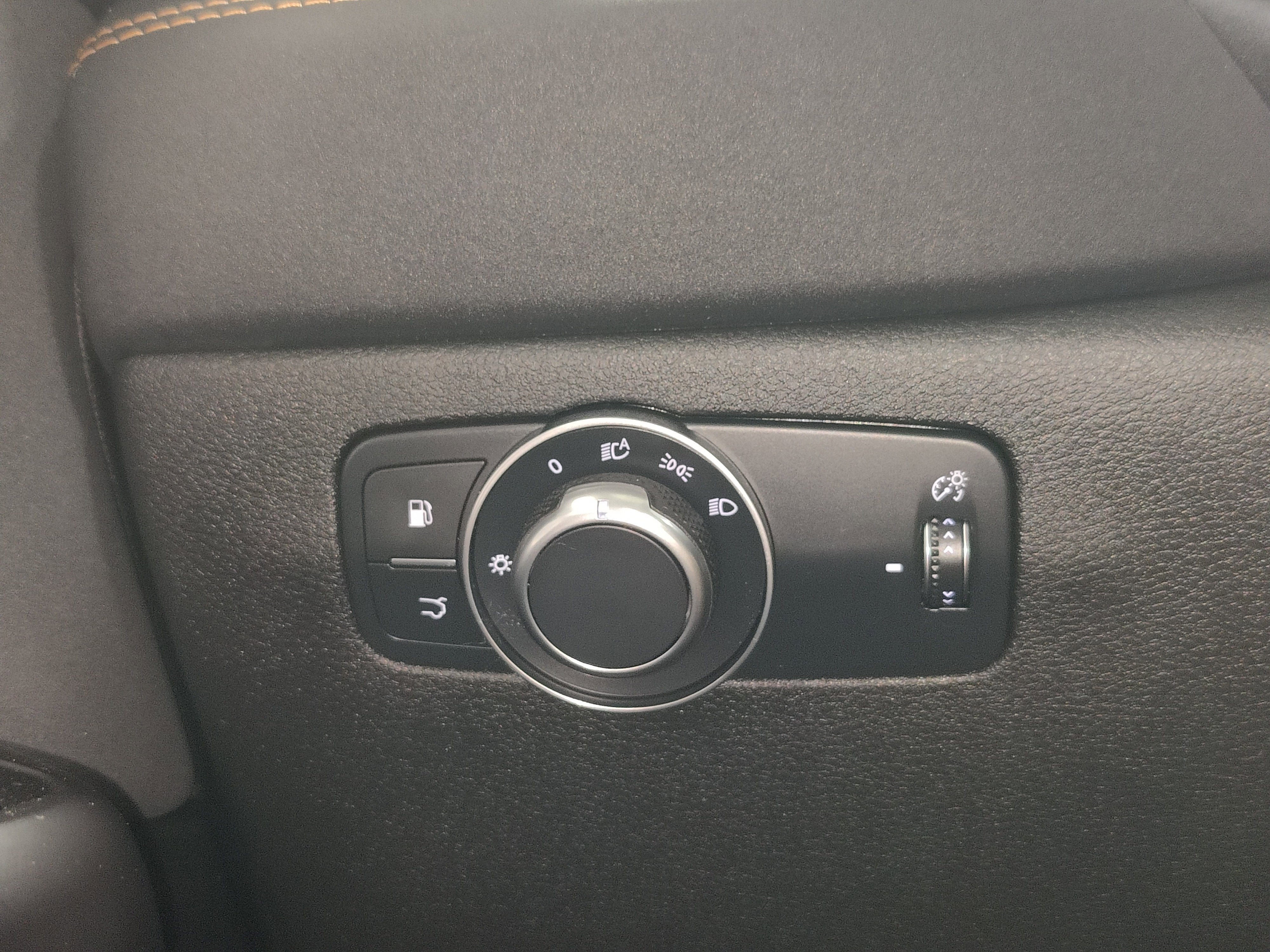 2025 Alfa Romeo Tonale Veloce Premium EAWD w/Sunroof & Activ