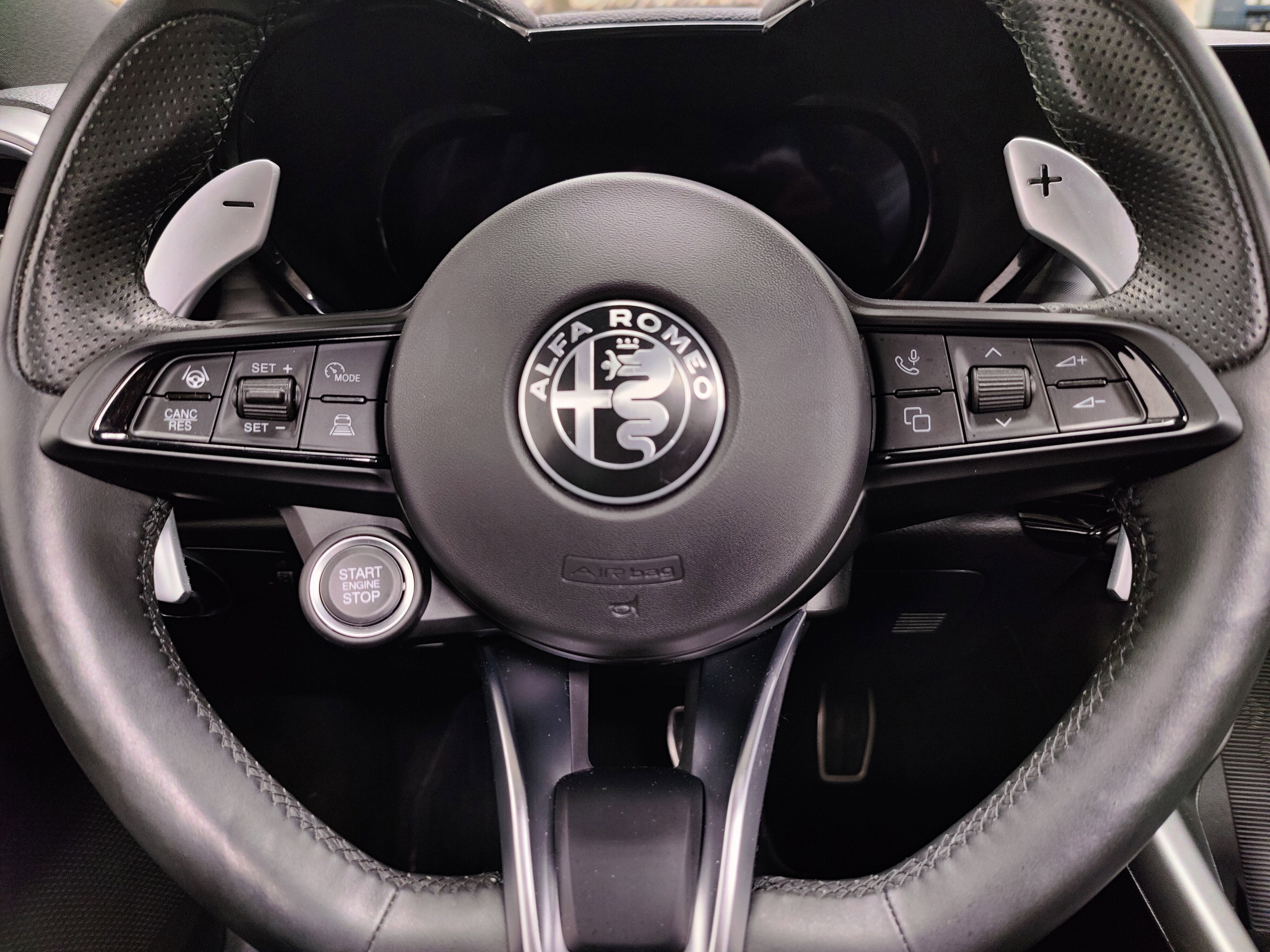 2025 Alfa Romeo Tonale Veloce Premium EAWD w/Sunroof & Activ