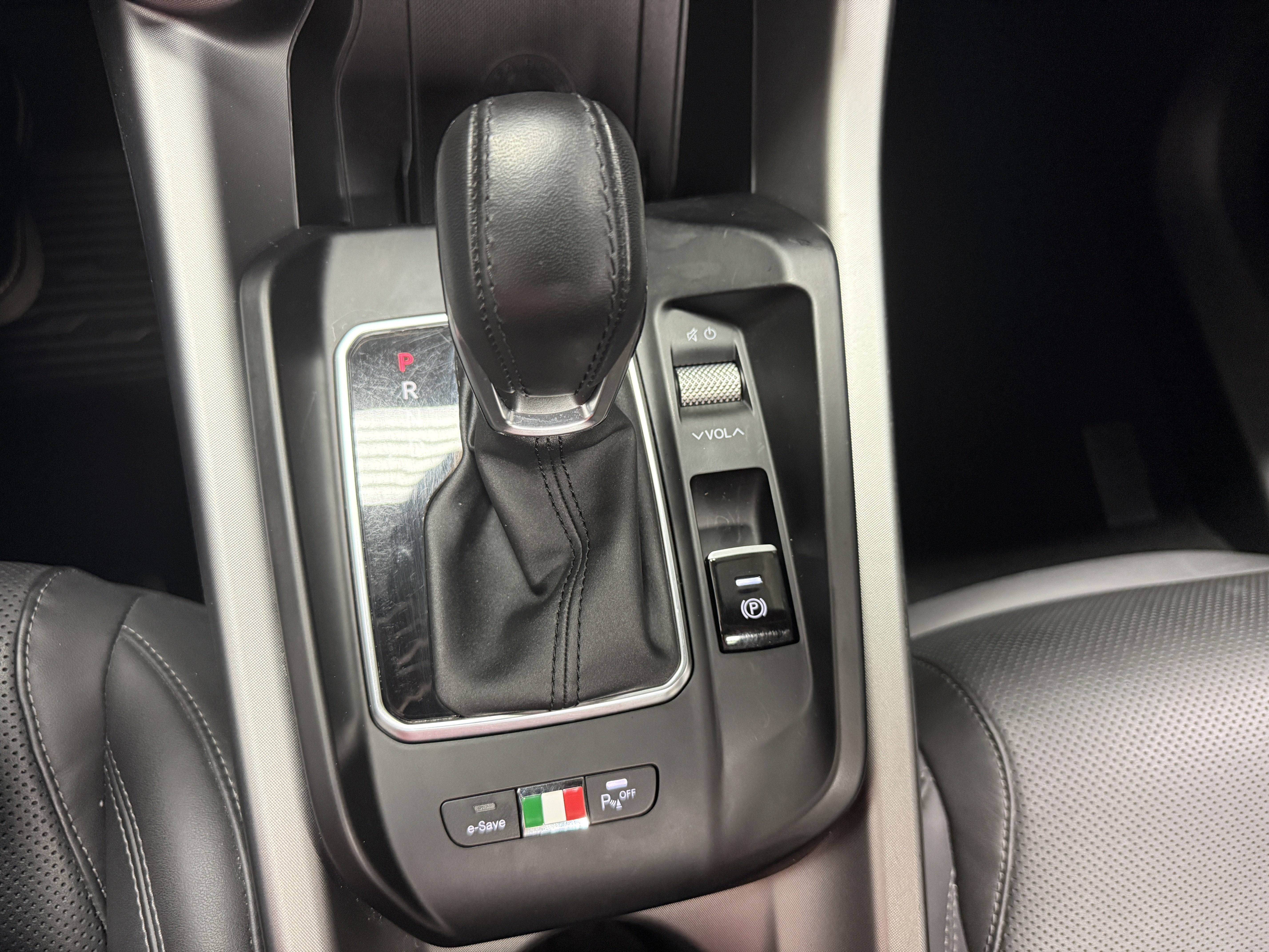 2024 Alfa Romeo Tonale Ti Premium eAWD w/Sunroof
