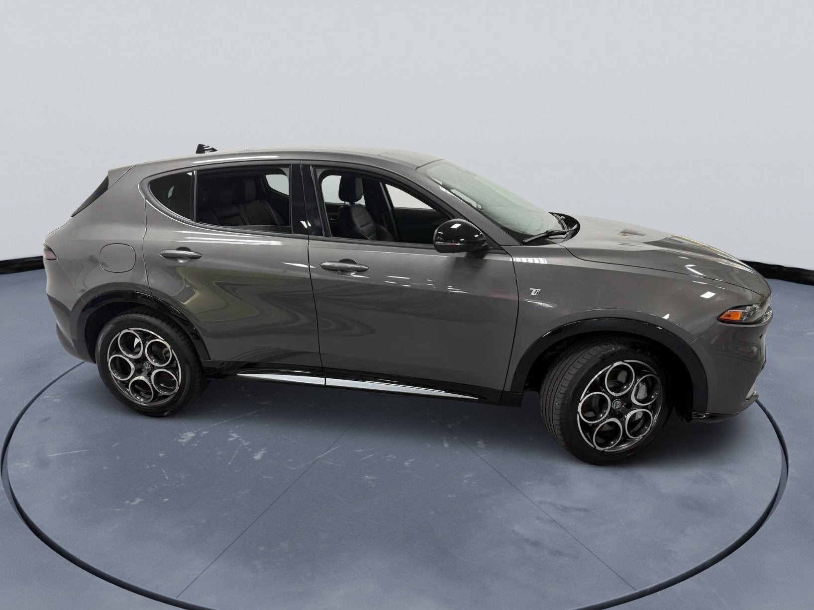 2024 Alfa Romeo Tonale Ti Premium eAWD w/Sunroof