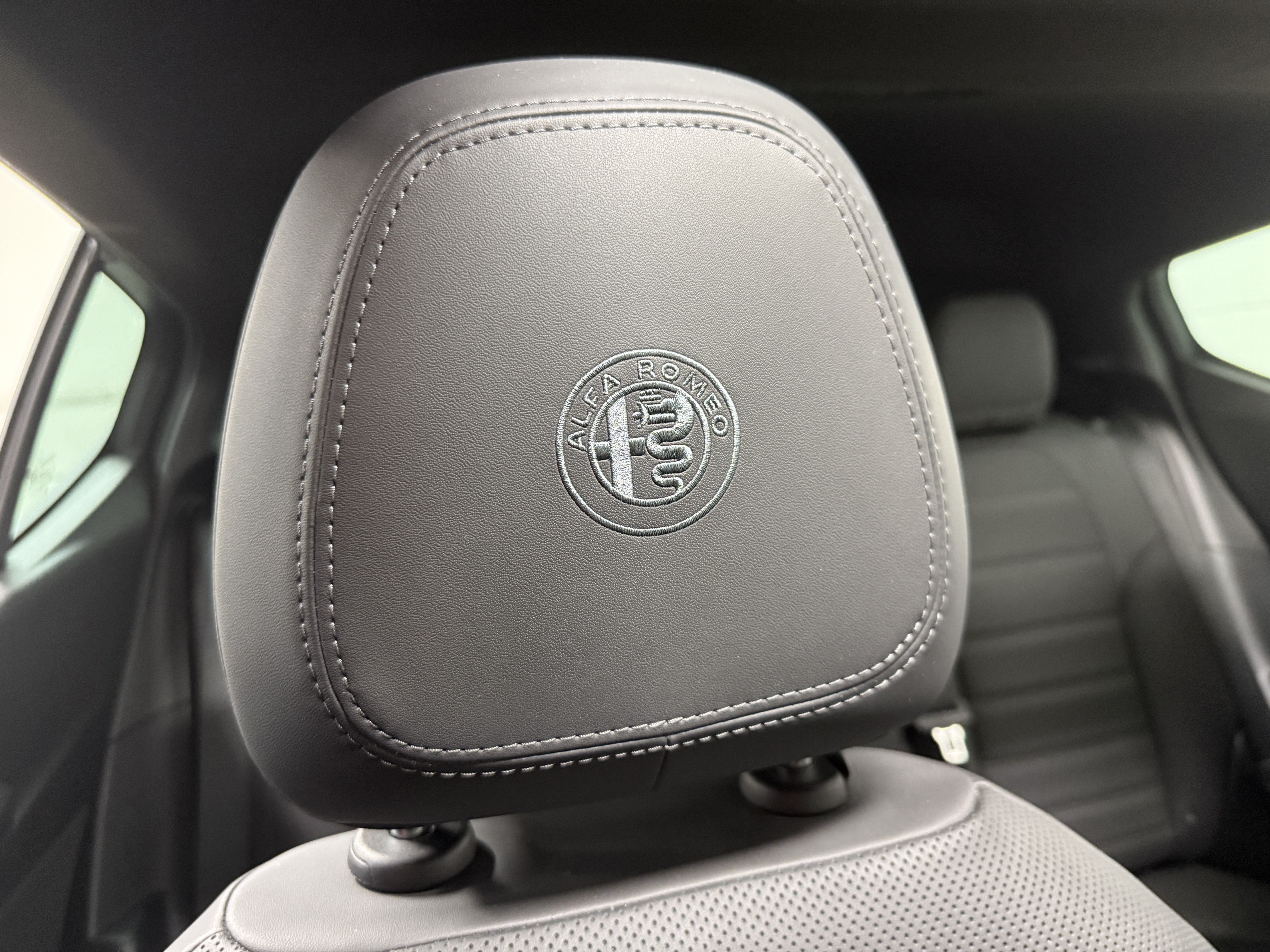 2024 Alfa Romeo Tonale Ti Premium eAWD w/Sunroof