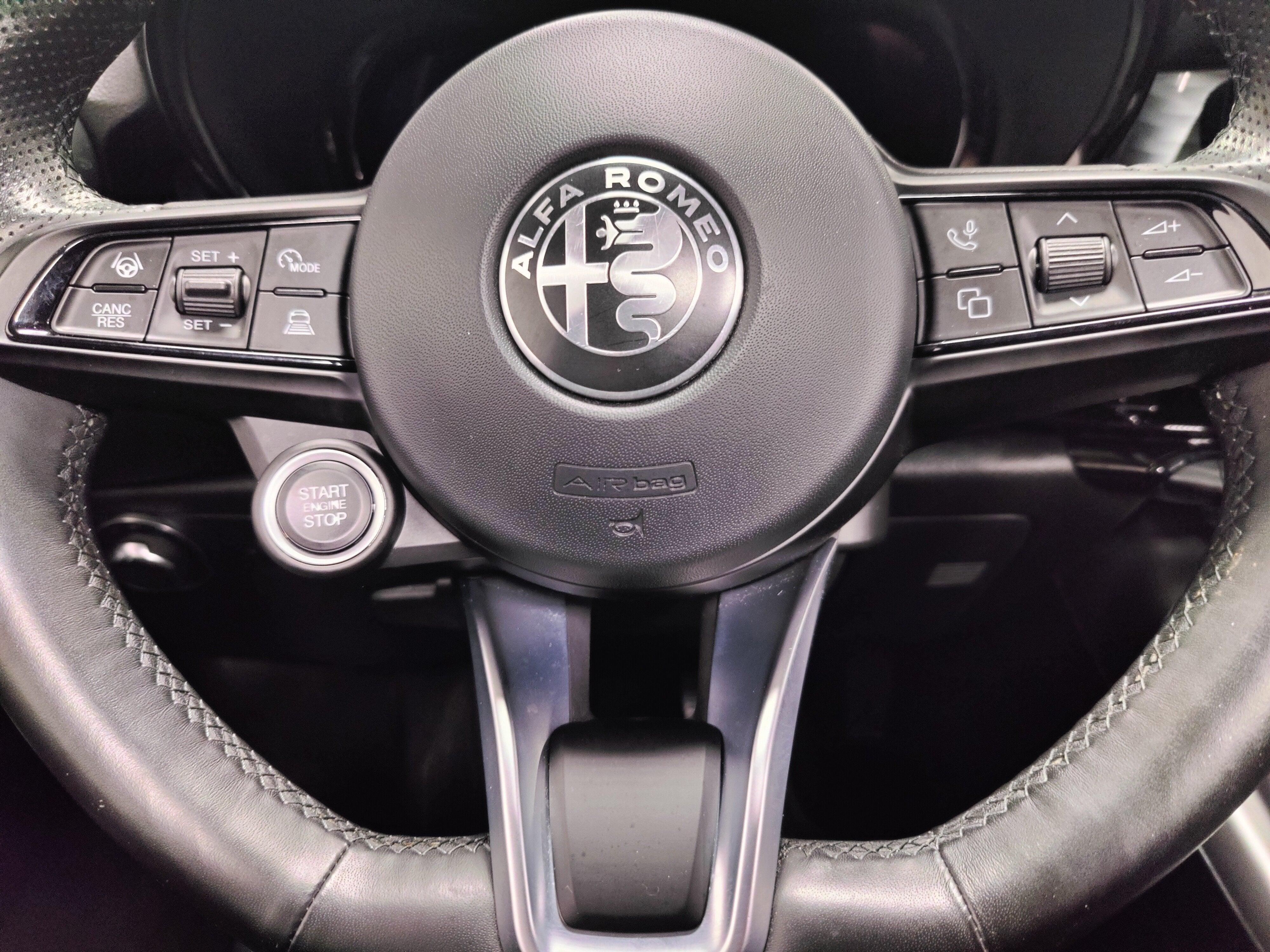 2024 Alfa Romeo Tonale Ti Premium AWD w/Sunroof