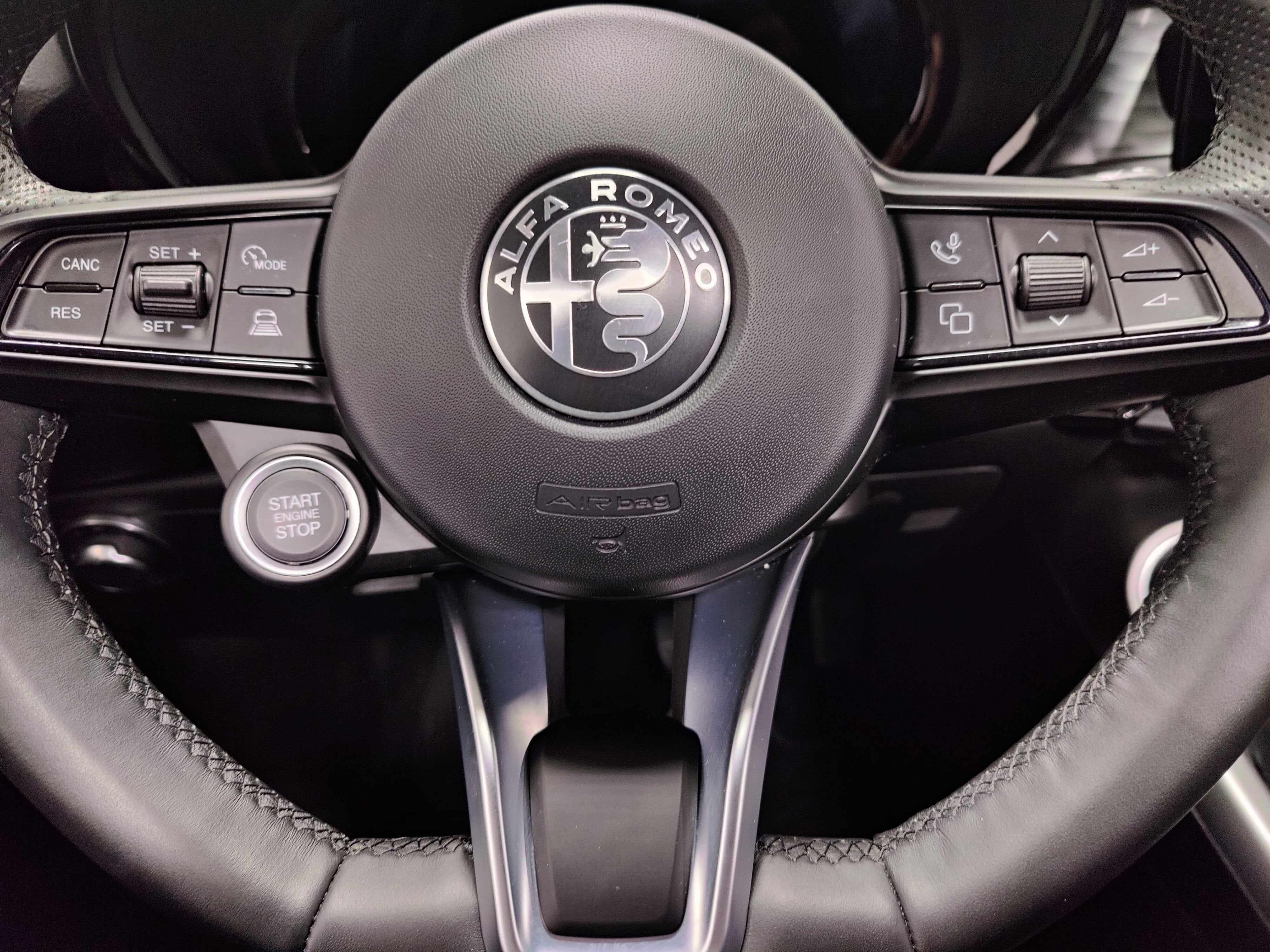 2024 Alfa Romeo Tonale Premium Ti AWD w/Sunroof