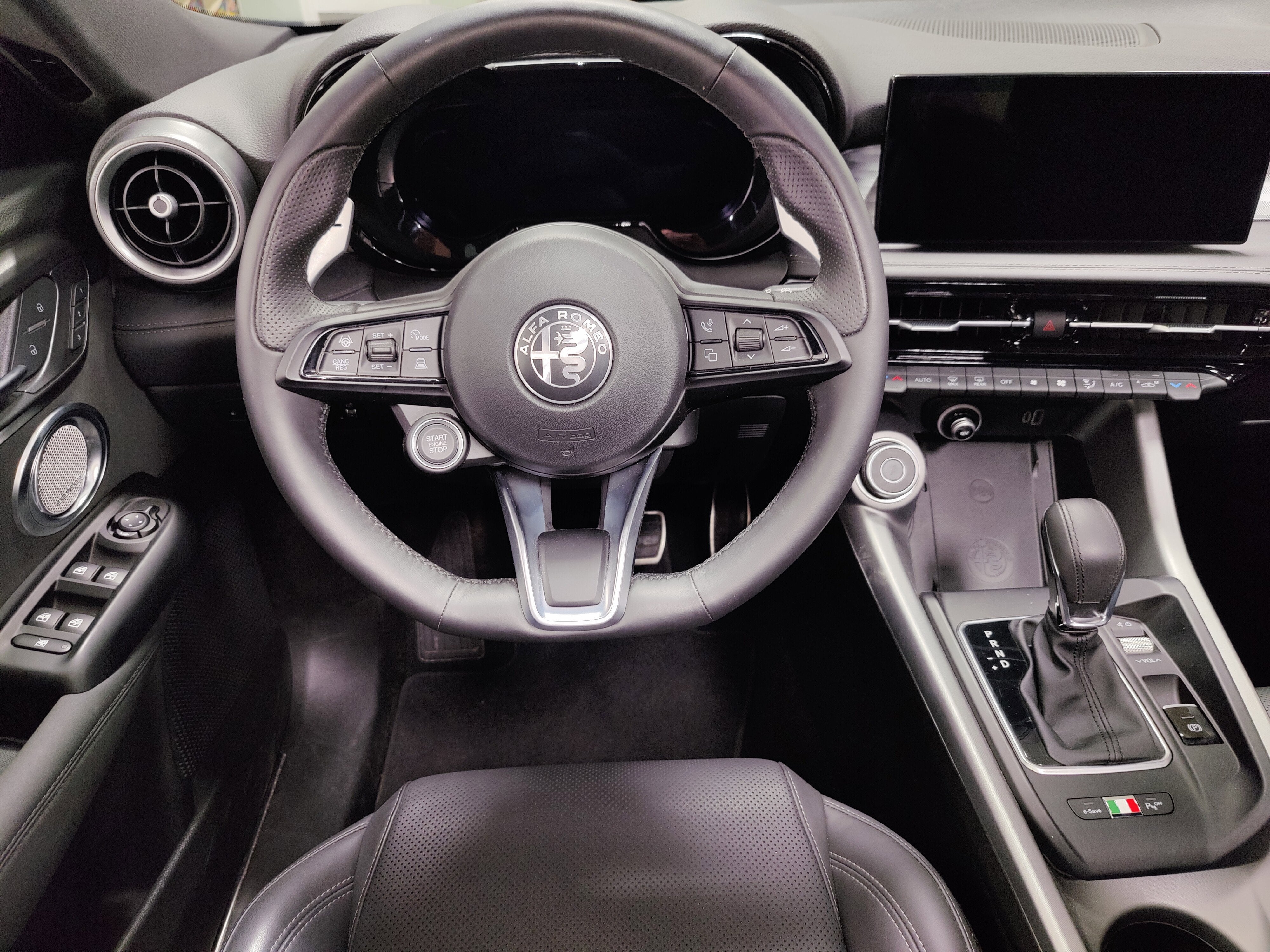 2024 Alfa Romeo Tonale Veloce Premium AWD w/Sunroof/Activ