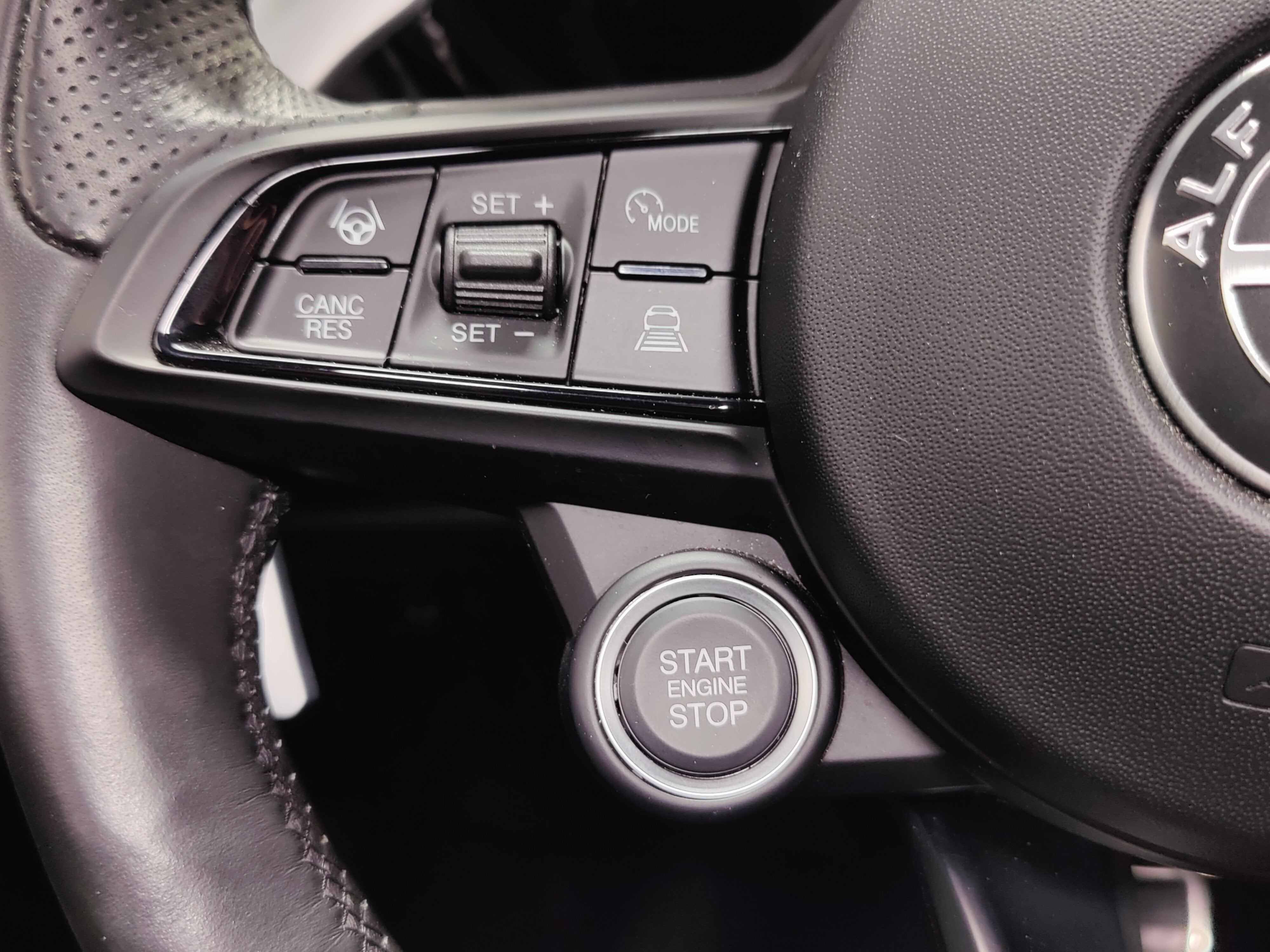 2024 Alfa Romeo Tonale Veloce AWD w/Sunroof/Activ Asst