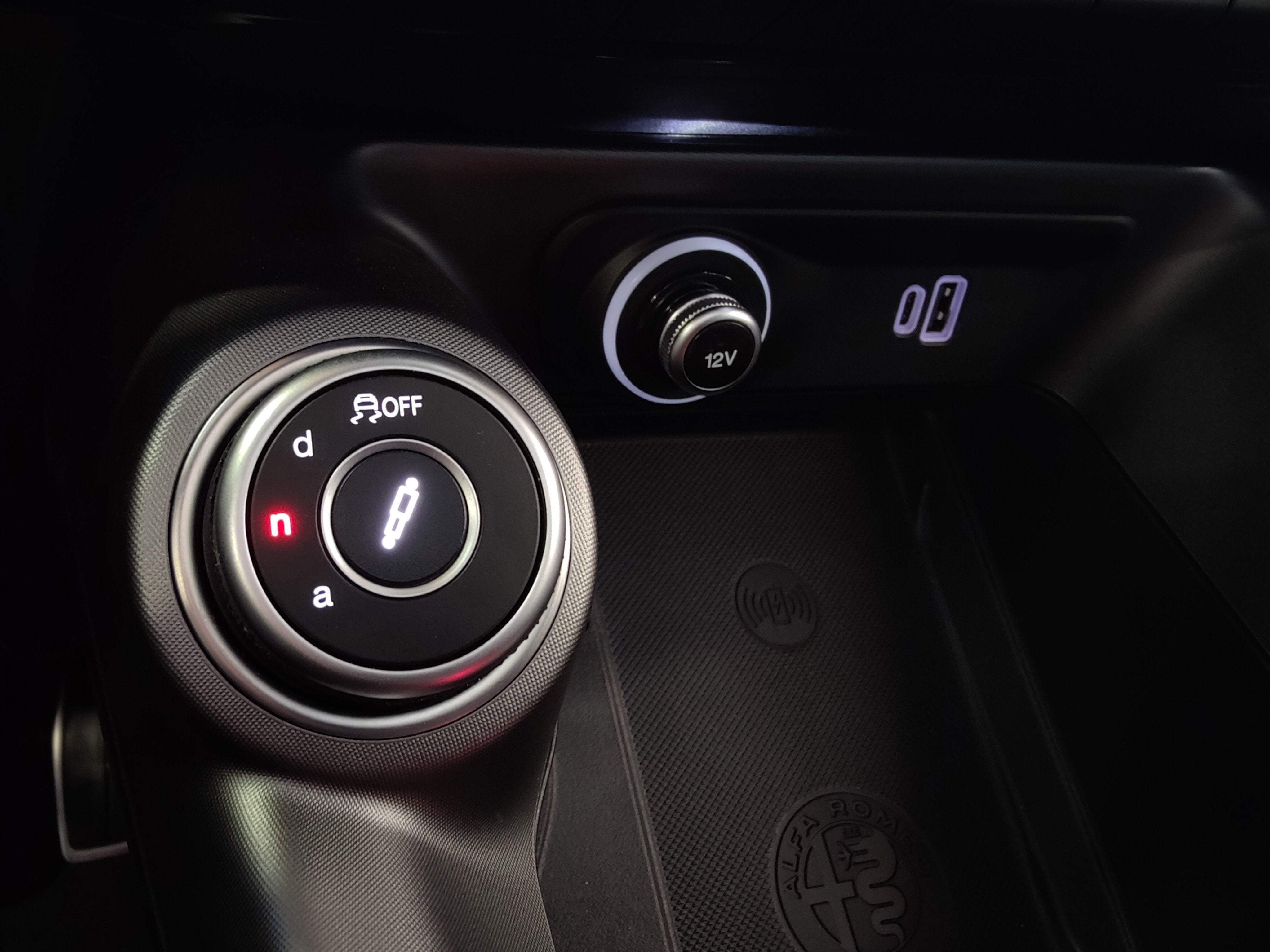 2024 Alfa Romeo Tonale Veloce Premium eAWD w/Sunroof