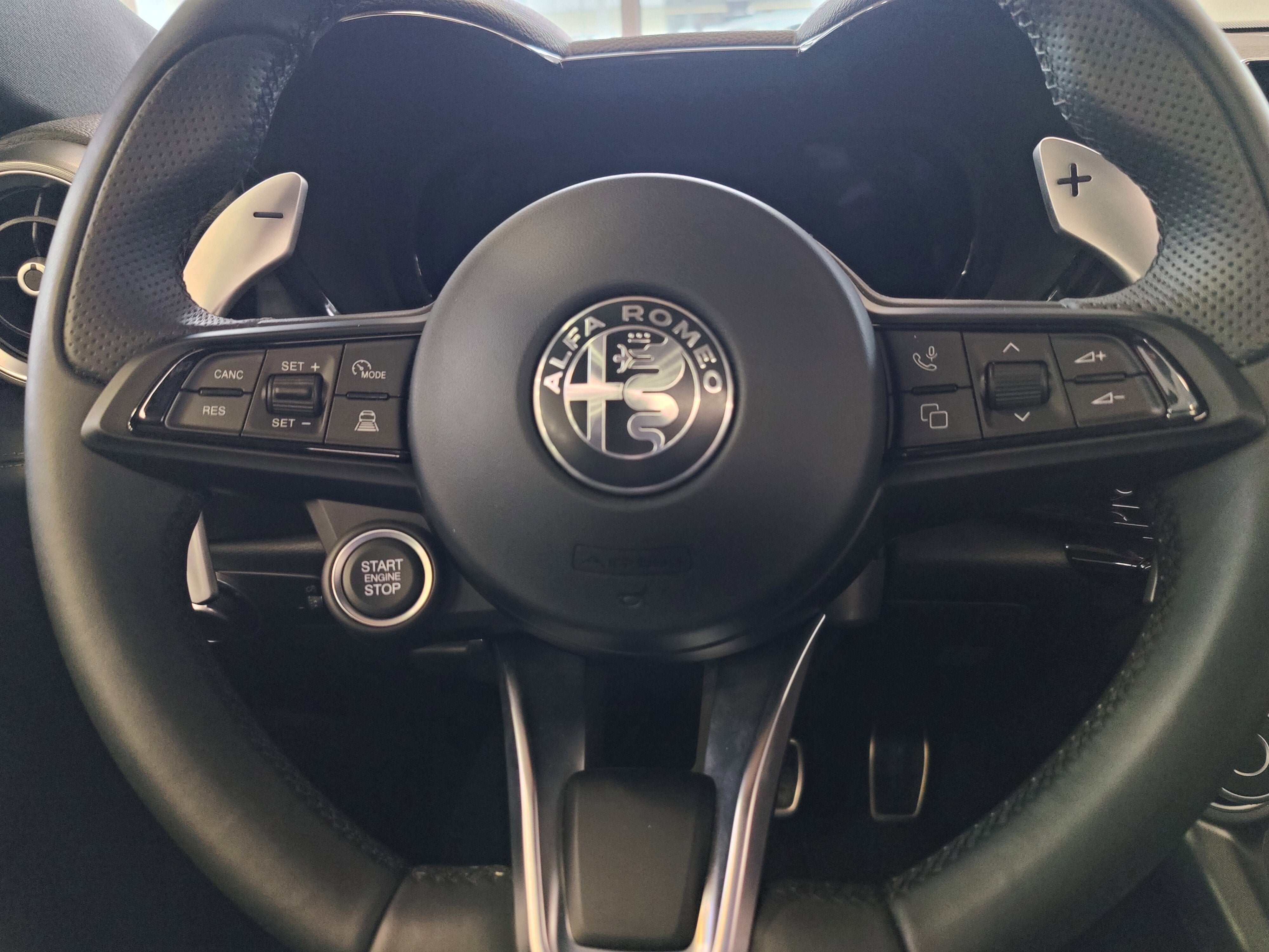 2024 Alfa Romeo Tonale Veloce Premium eAWD w/Sunroof