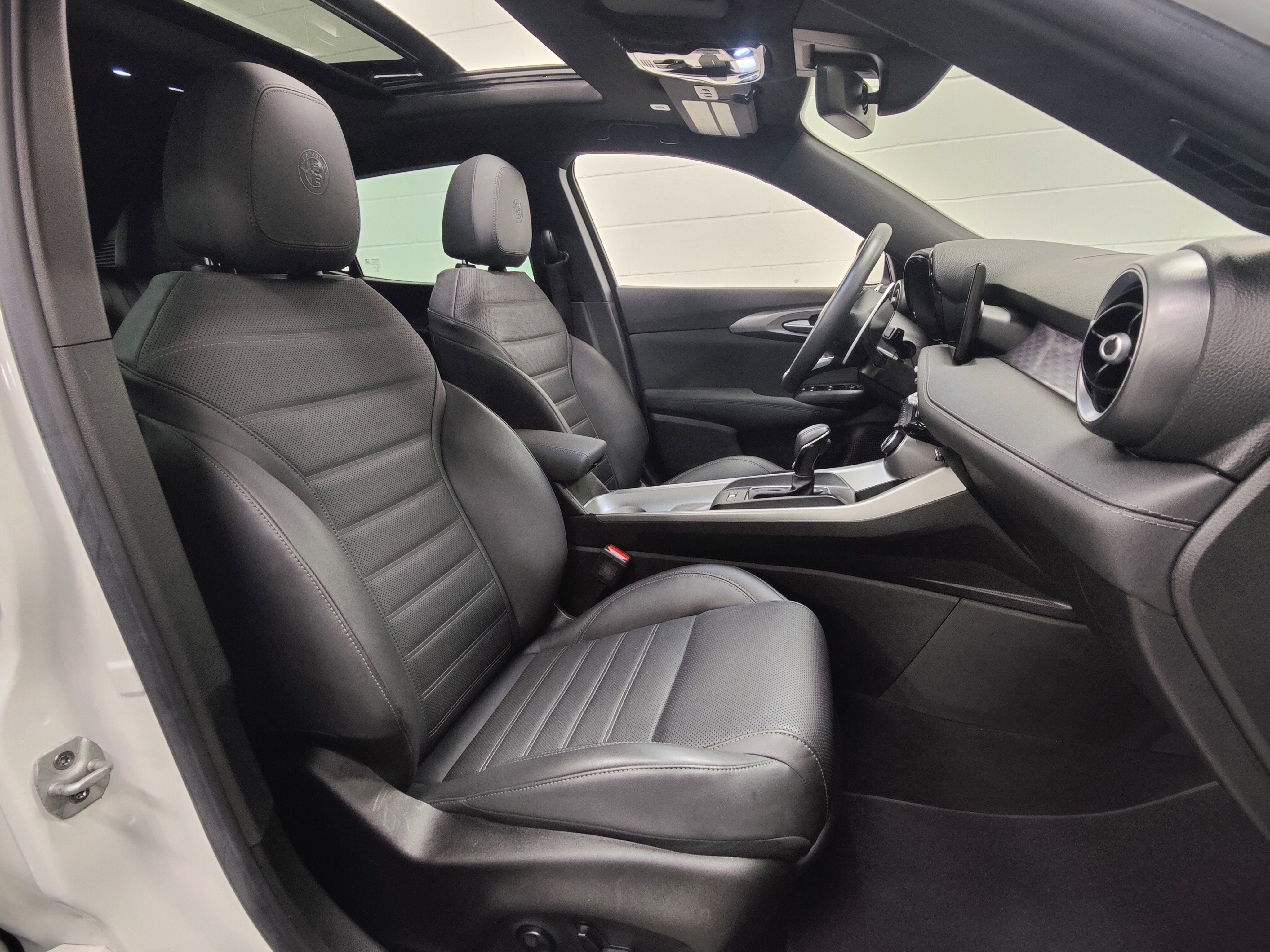 2024 Alfa Romeo Tonale Veloce Premium eAWD w/Sunroof