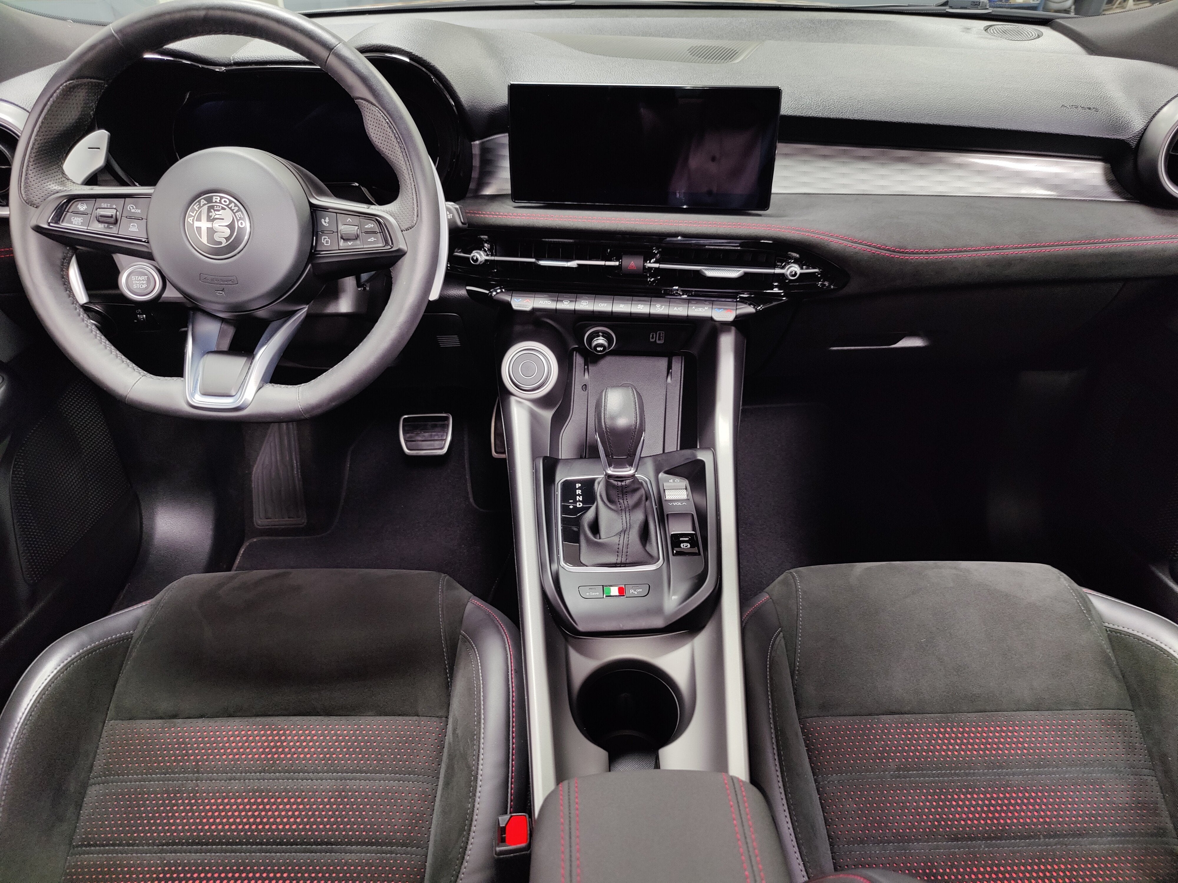 2024 Alfa Romeo Tonale Veloce eAWD w/Sunroof & Activ Asst