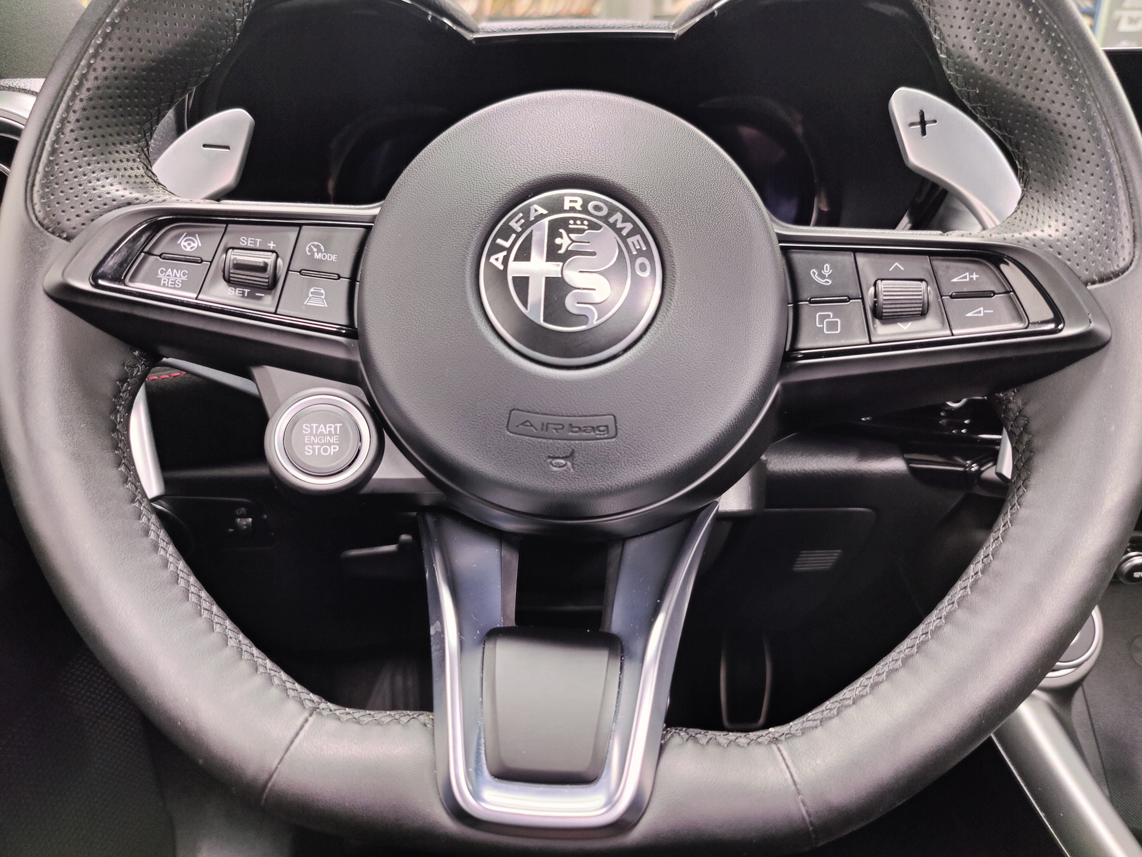 2024 Alfa Romeo Tonale Veloce eAWD w/Sunroof & Activ Asst