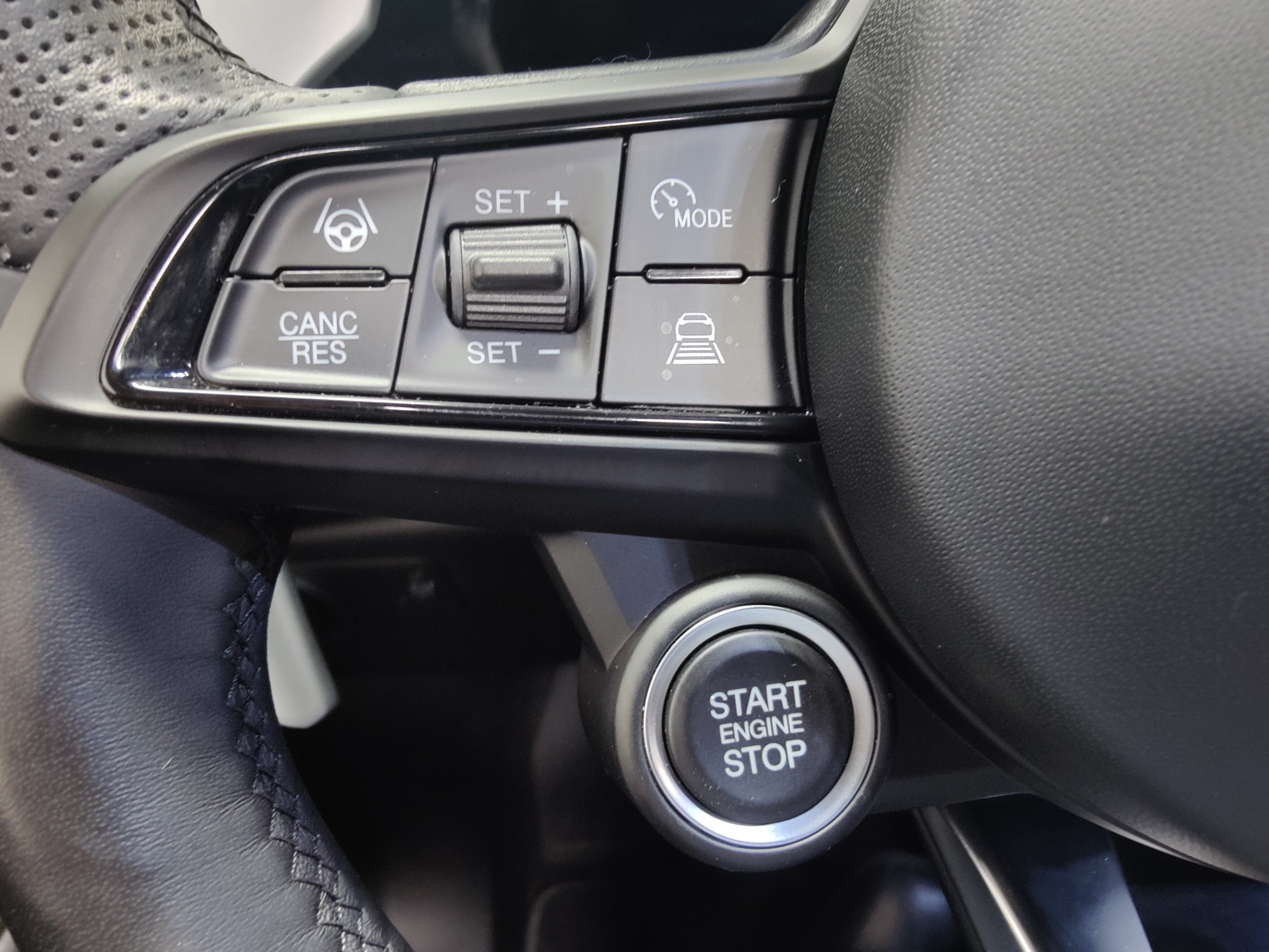 2024 Alfa Romeo Tonale Veloce eAWD w/Sunroof & Activ Asst