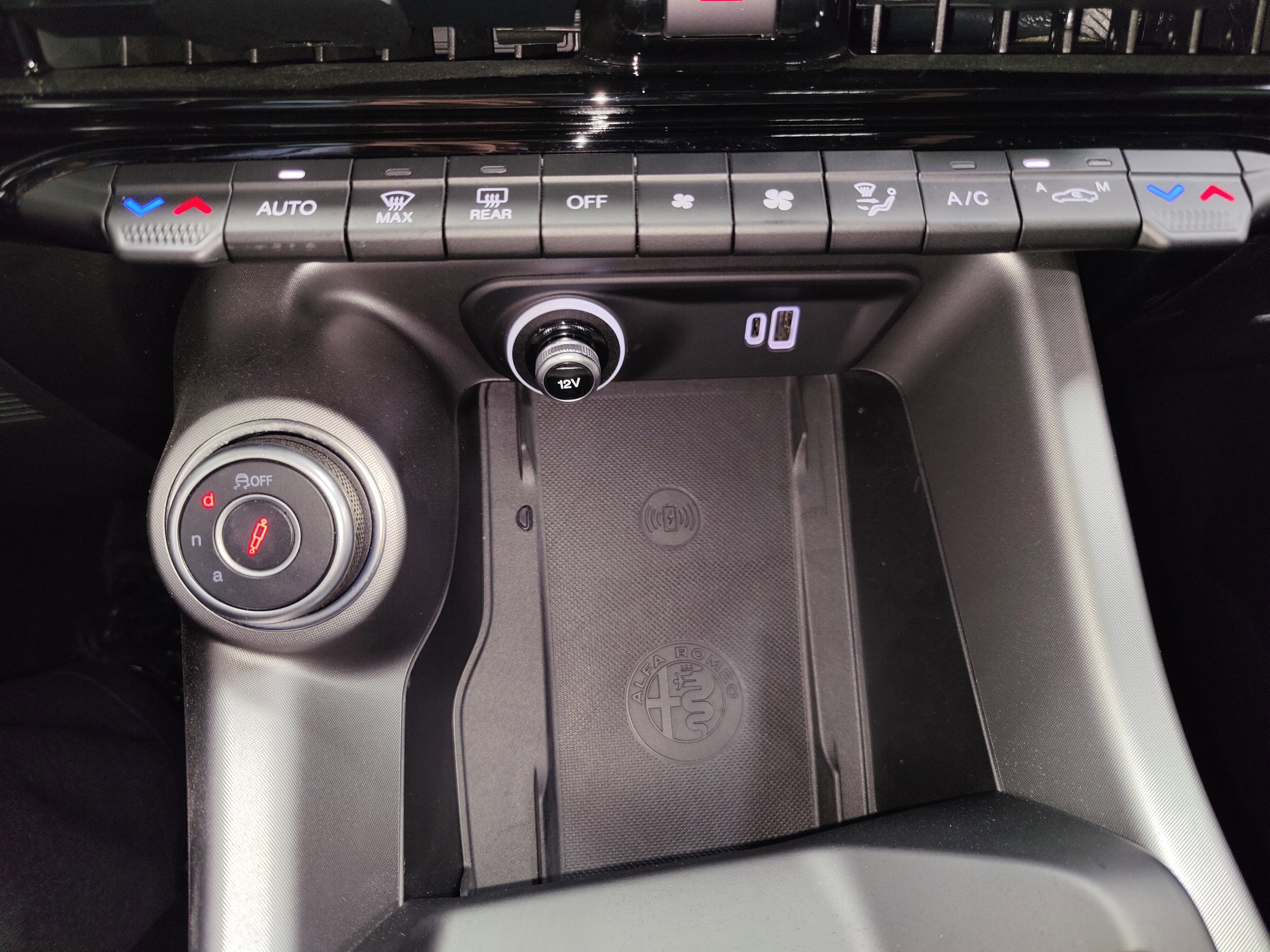 2024 Alfa Romeo Tonale Veloce Premium AWD w/Sunroof