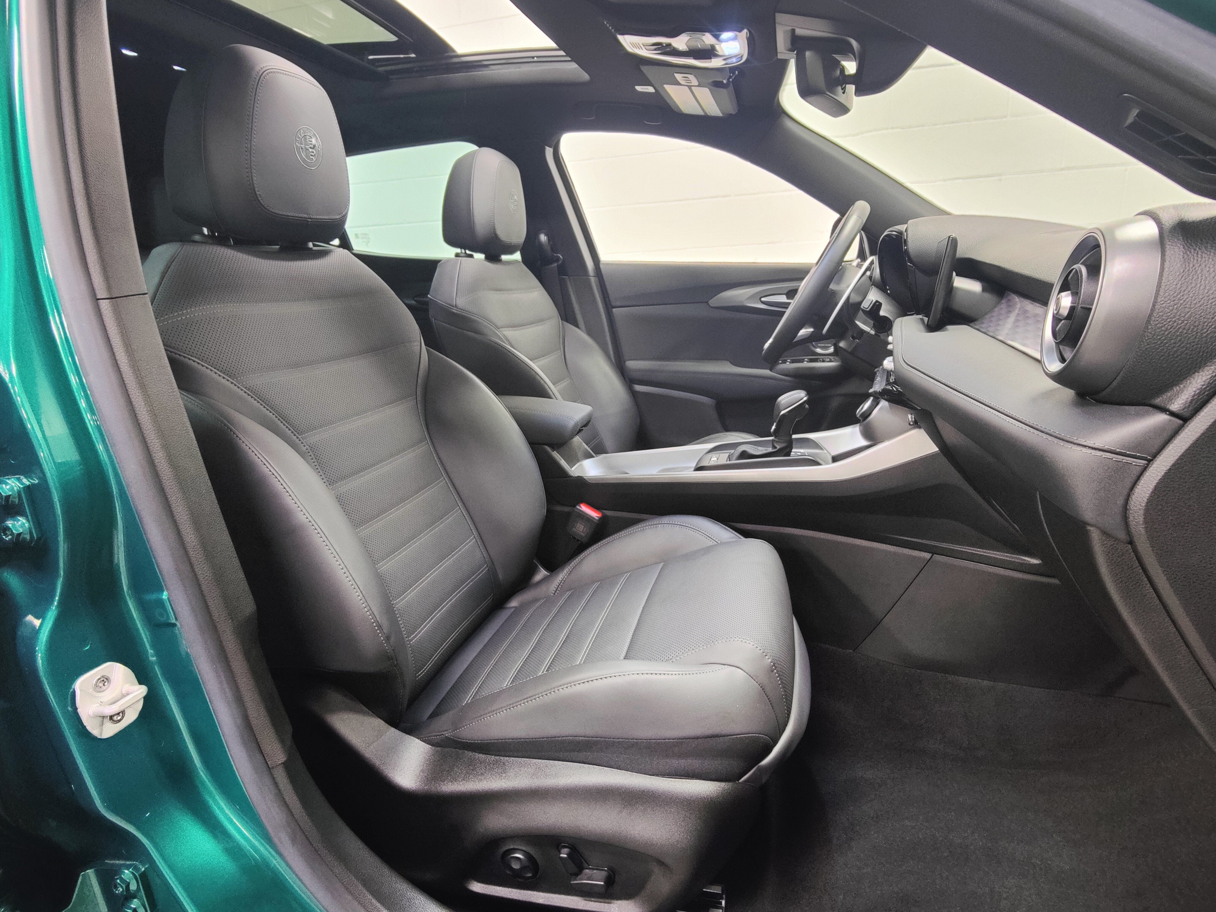 2024 Alfa Romeo Tonale Veloce Premium AWD w/Sunroof