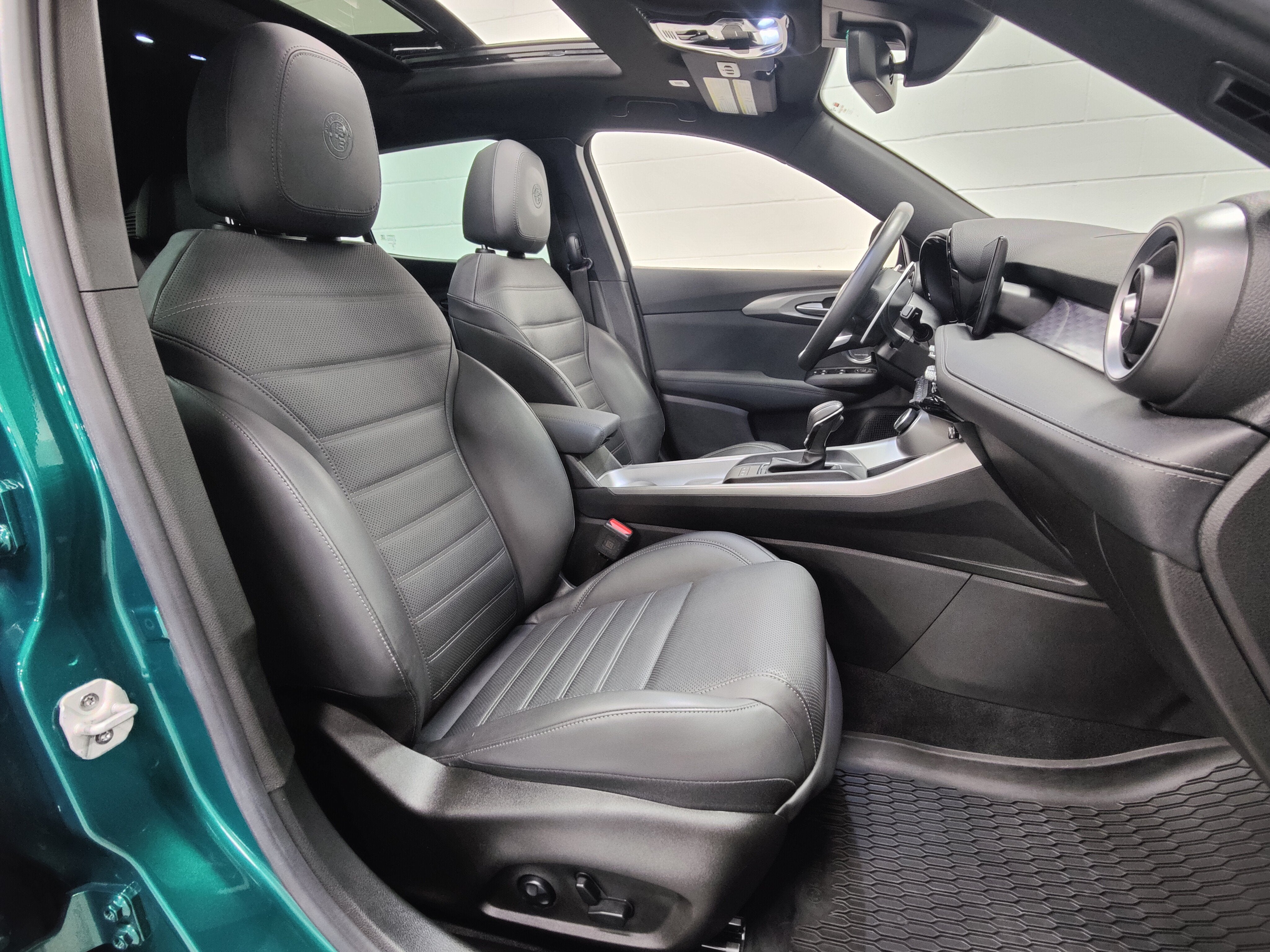 2024 Alfa Romeo Tonale Veloce Premium eAWD w/Sunroof