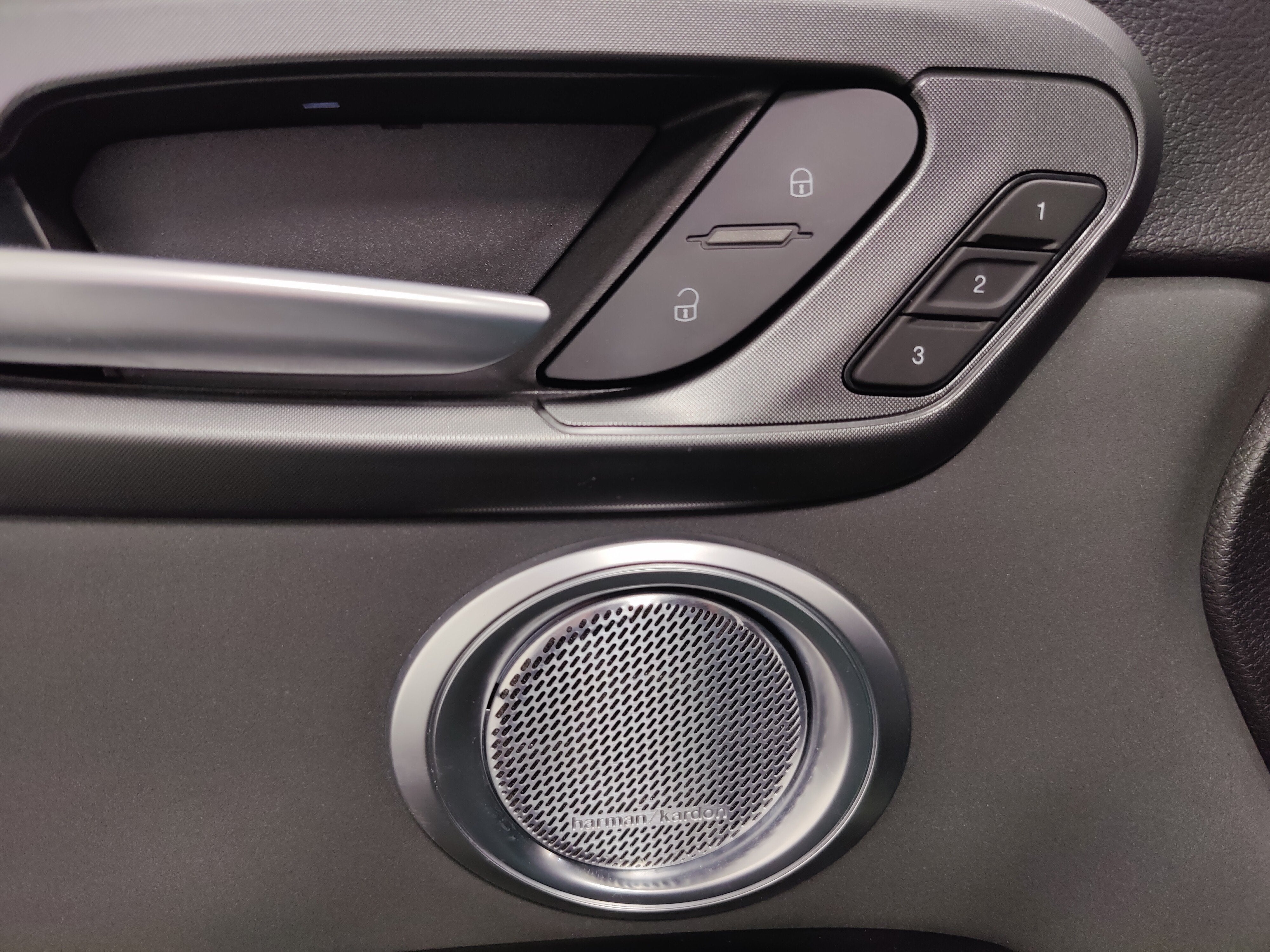 2024 Alfa Romeo Tonale Veloce Premium eAWD w/Sunroof