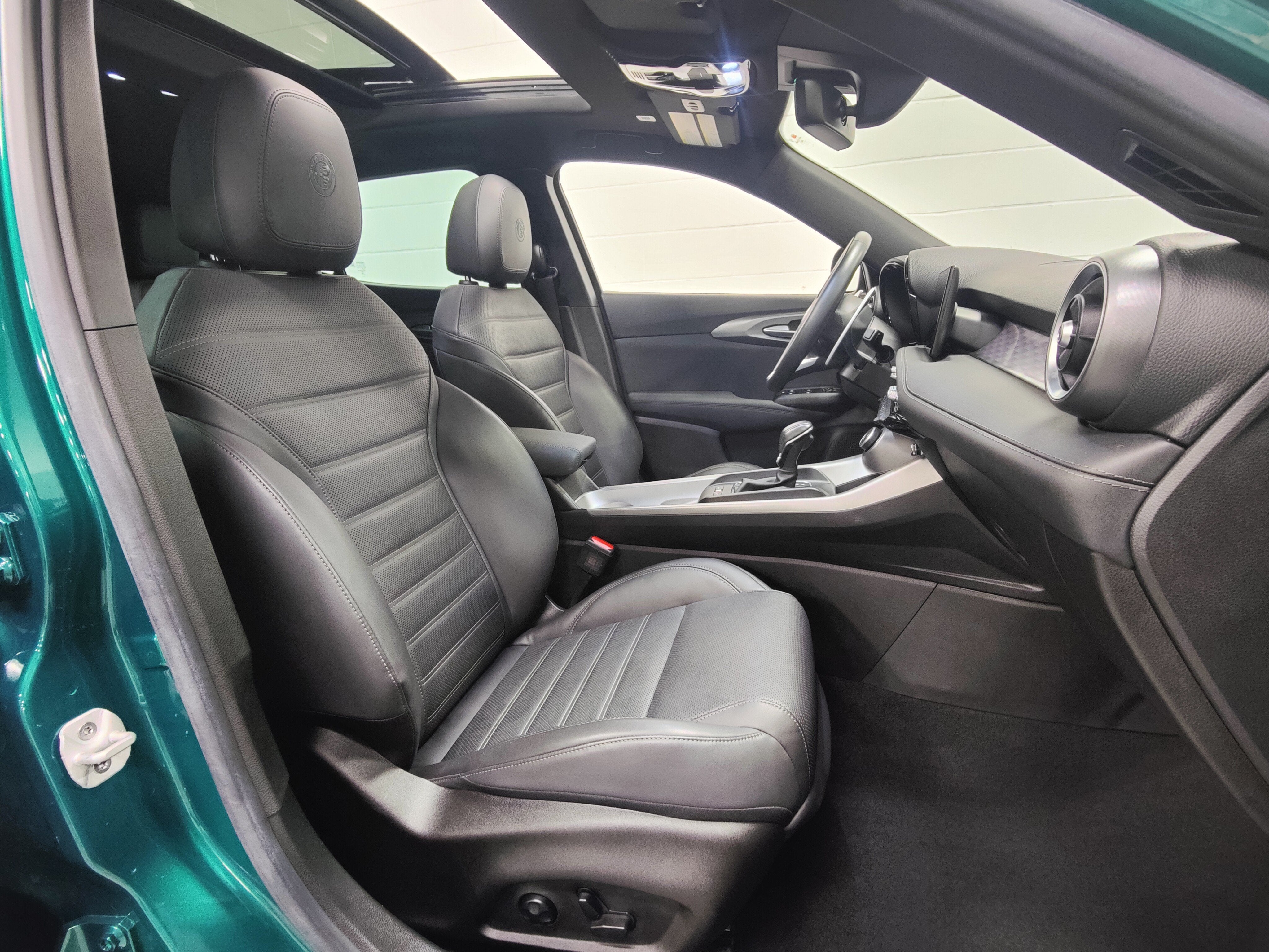 2024 Alfa Romeo Tonale Veloce Premium AWD w/Sunroof
