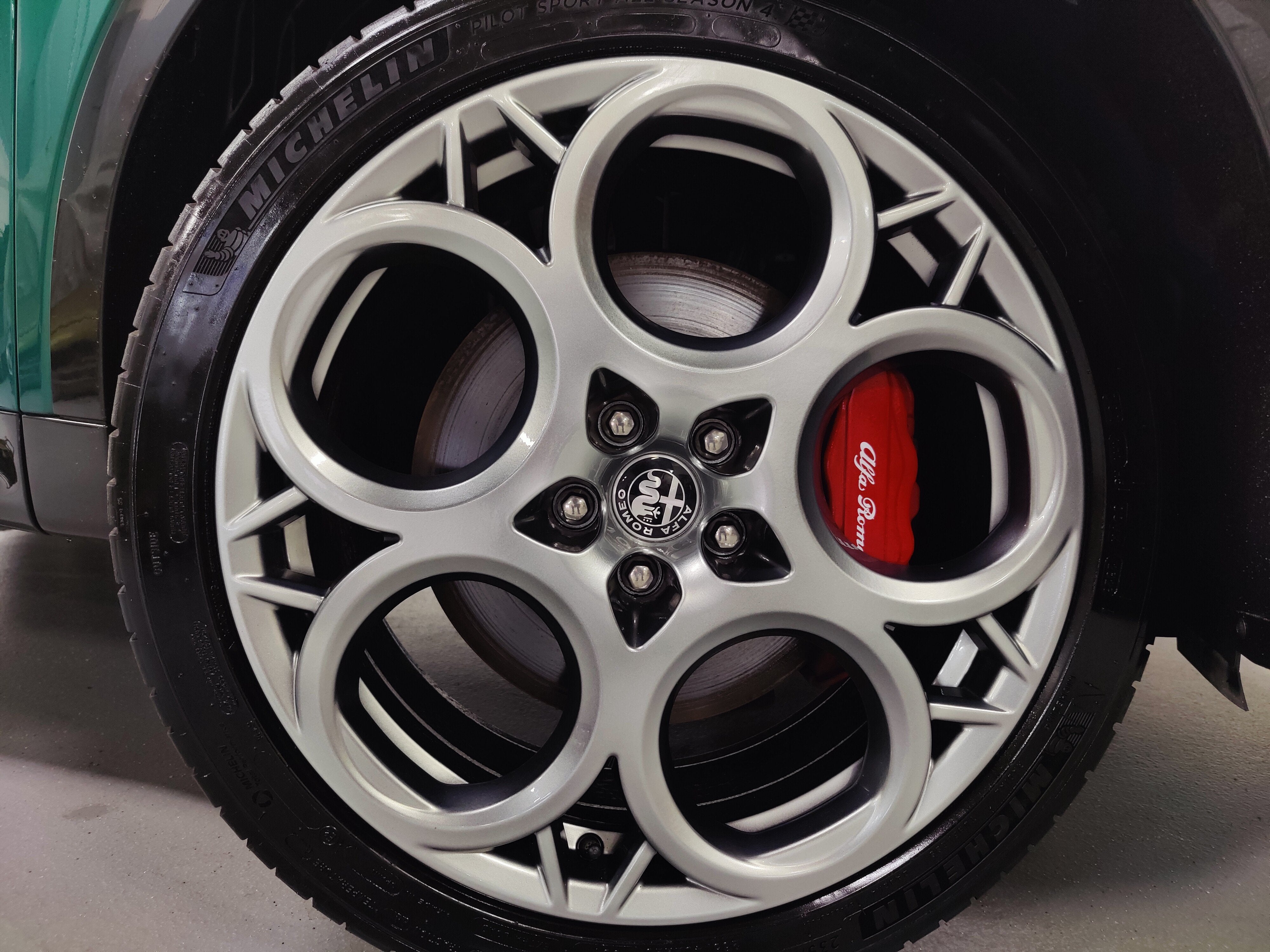 2024 Alfa Romeo Tonale Veloce Premium AWD w/Sunroof