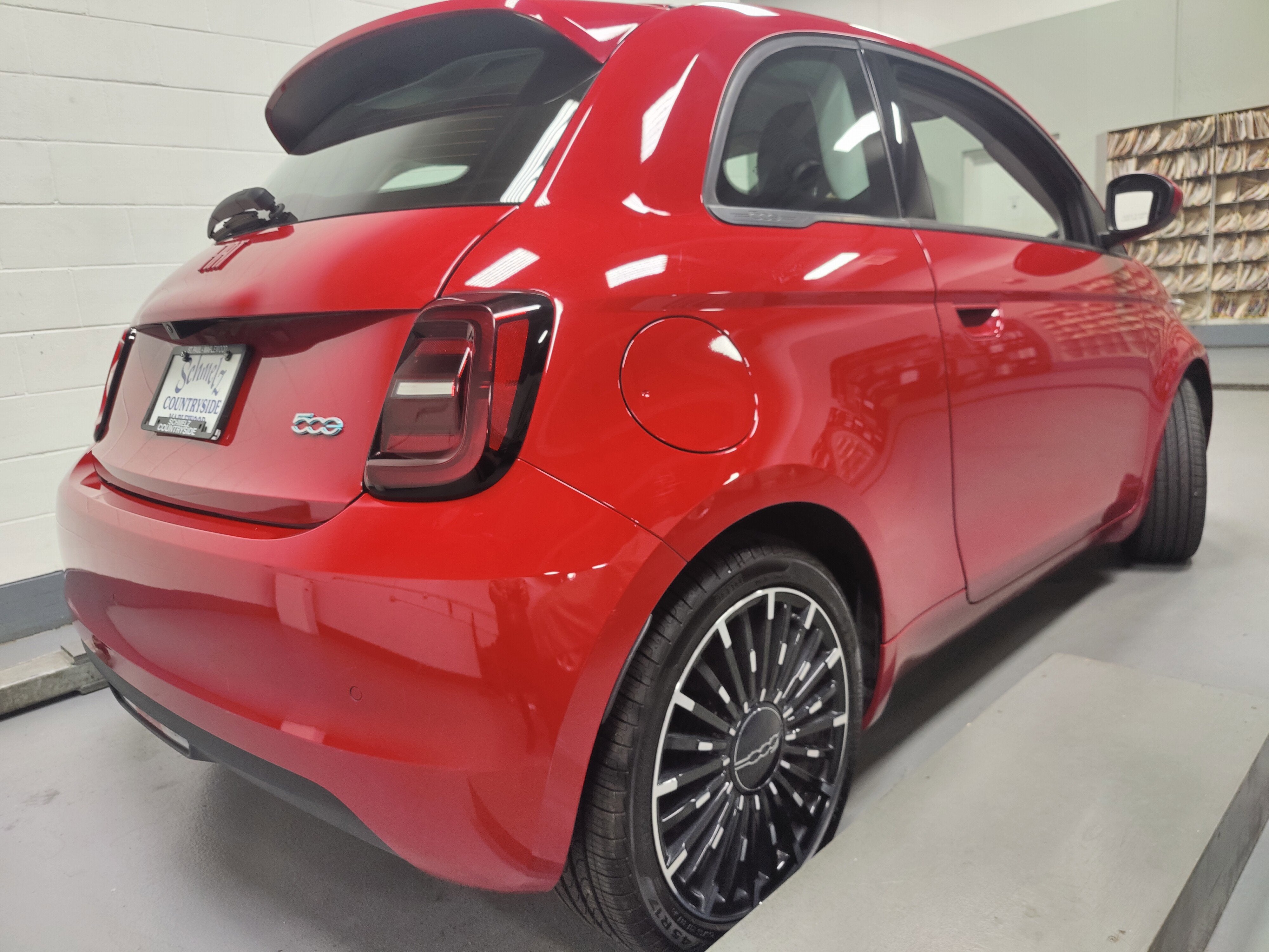 2024 FIAT 500e INSPI(RED)
