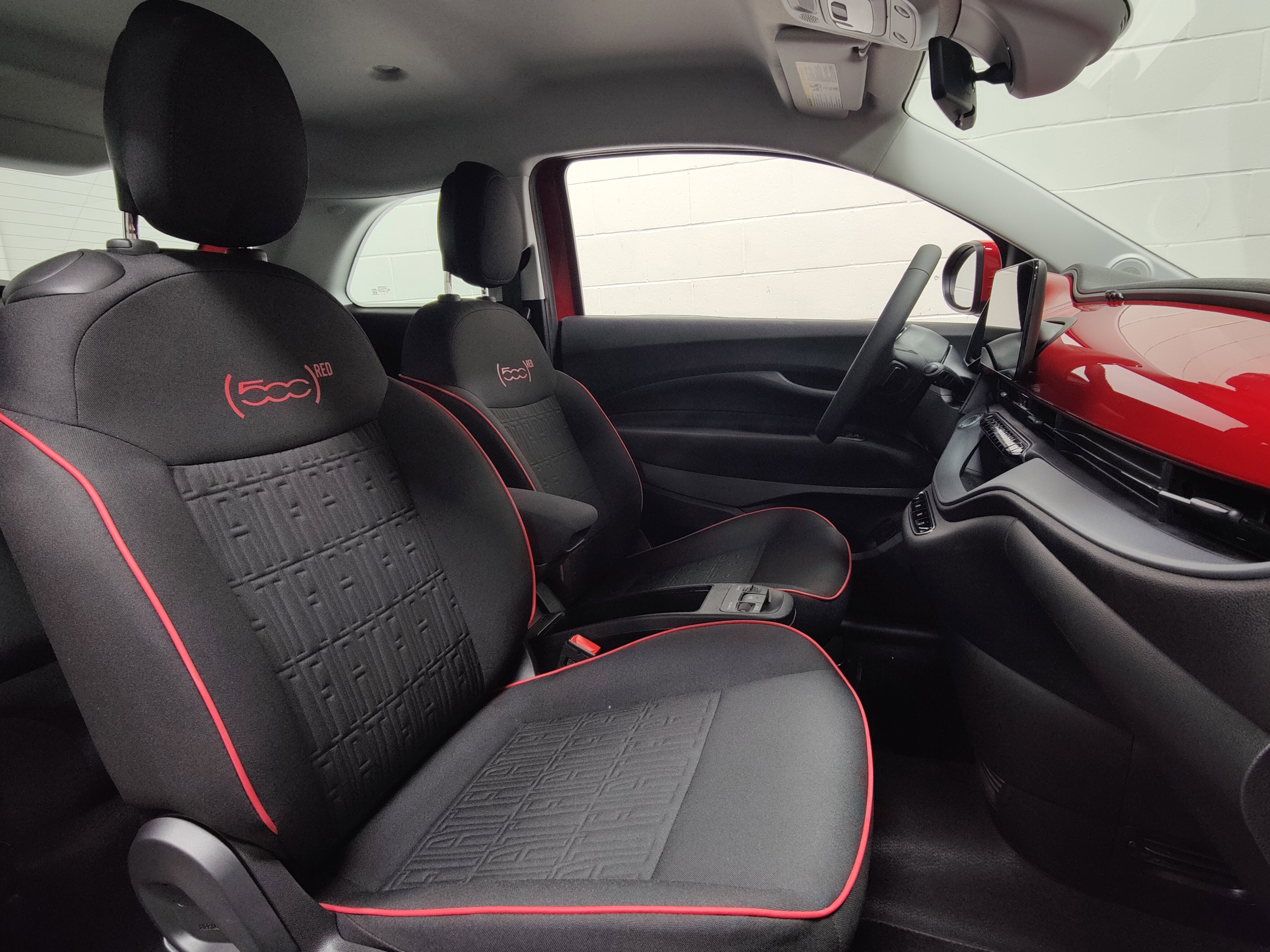 2024 FIAT 500e INSPI(RED)