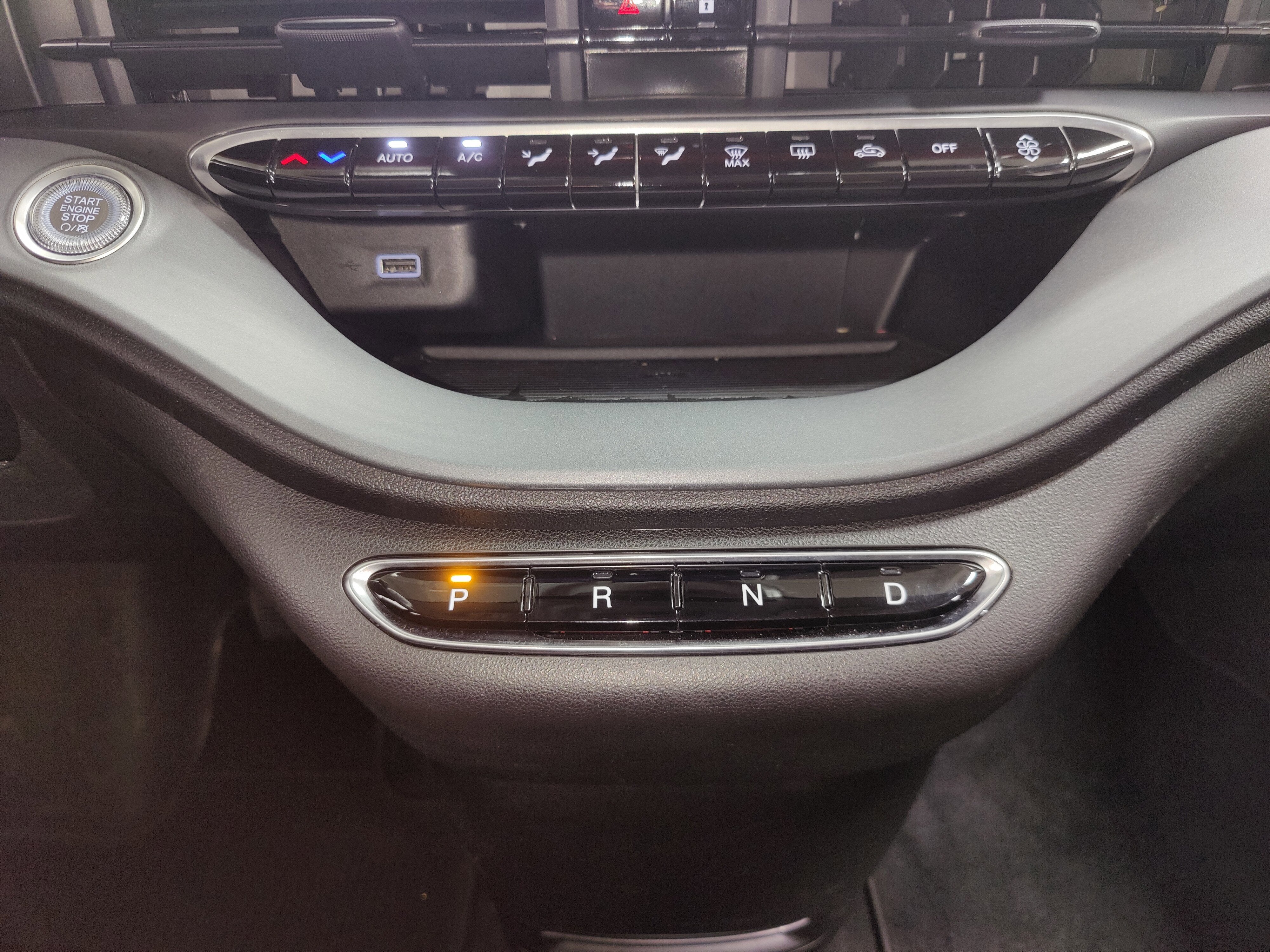 2024 FIAT 500e INSPI(RED)